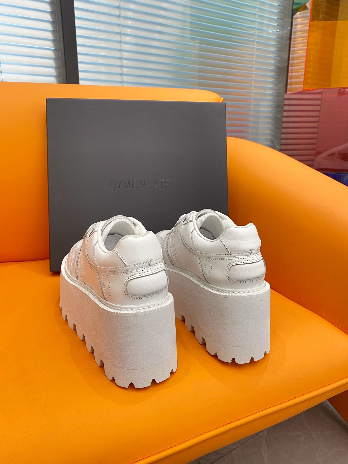 Dymonlatry 2023: Red-Hot Pancreas Half-Loaf Shoes for Fashionable Girls - 图片 8