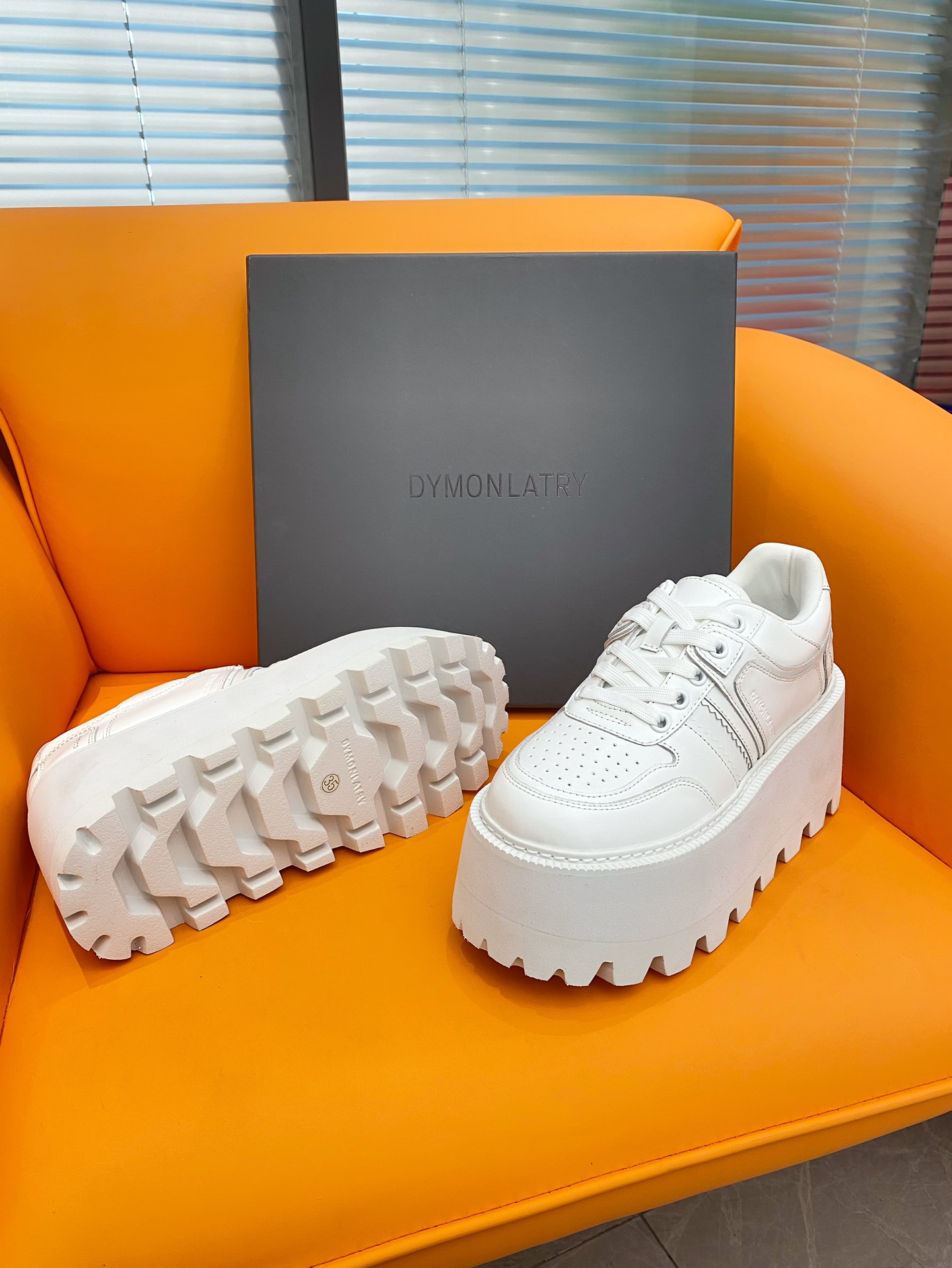Dymonlatry 2023: Red-Hot Pancreas Half-Loaf Shoes for Fashionable Girls - 图片 7