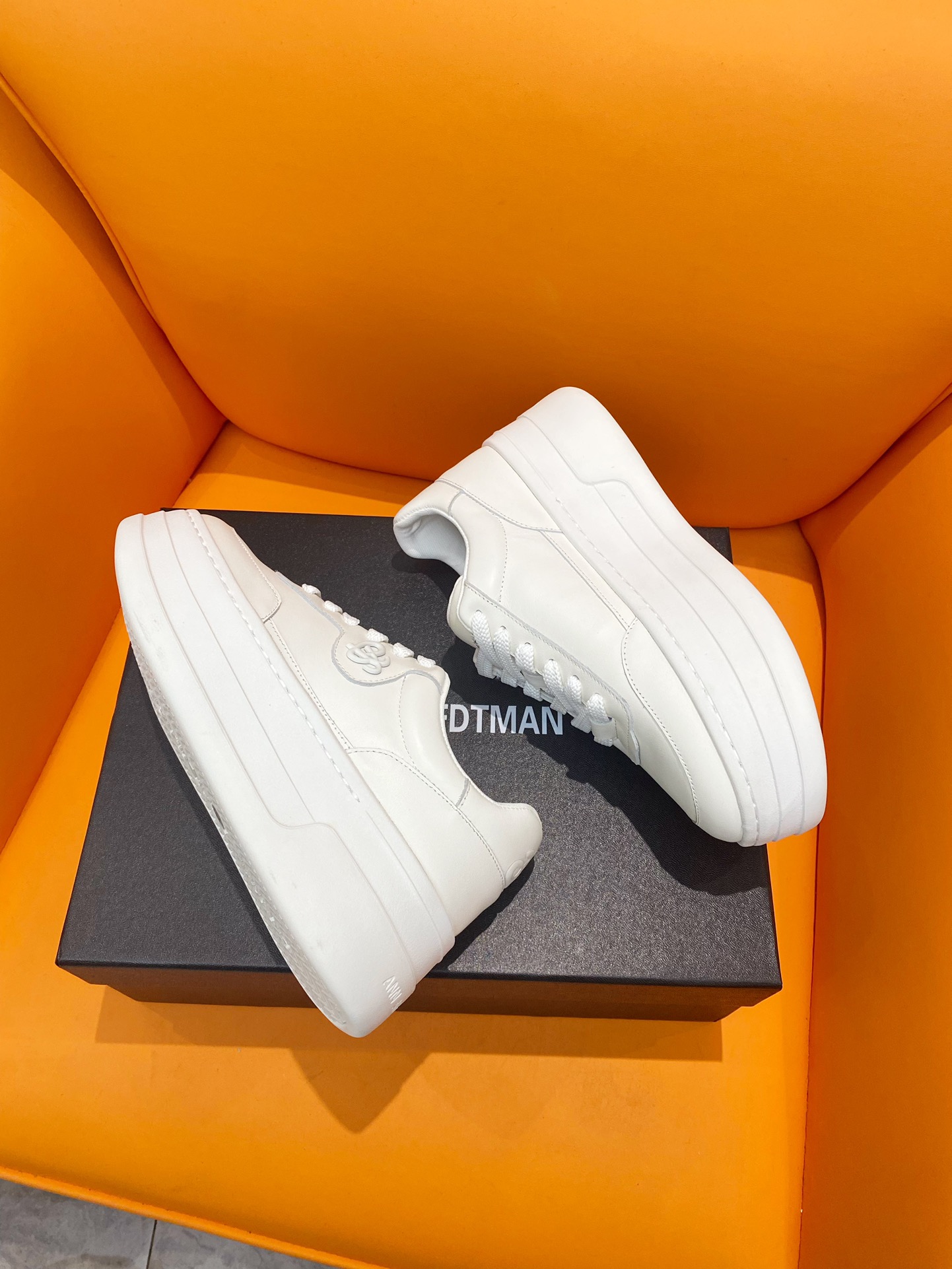 “ANN ANDELMAN Classic Leisure Bang Series Shoes Offer at 650” - 图片 8
