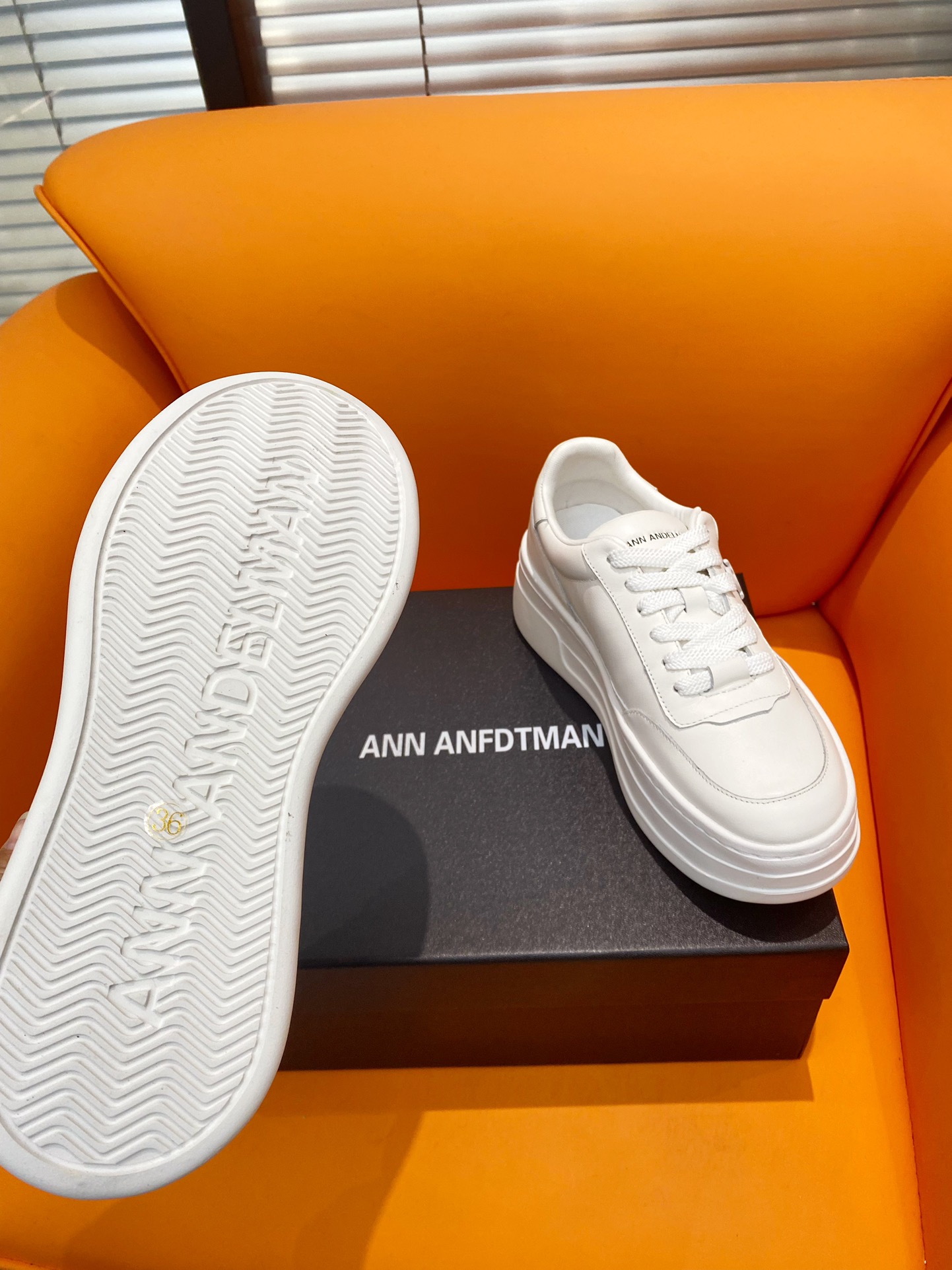 “ANN ANDELMAN Classic Leisure Bang Series Shoes Offer at 650” - 图片 9