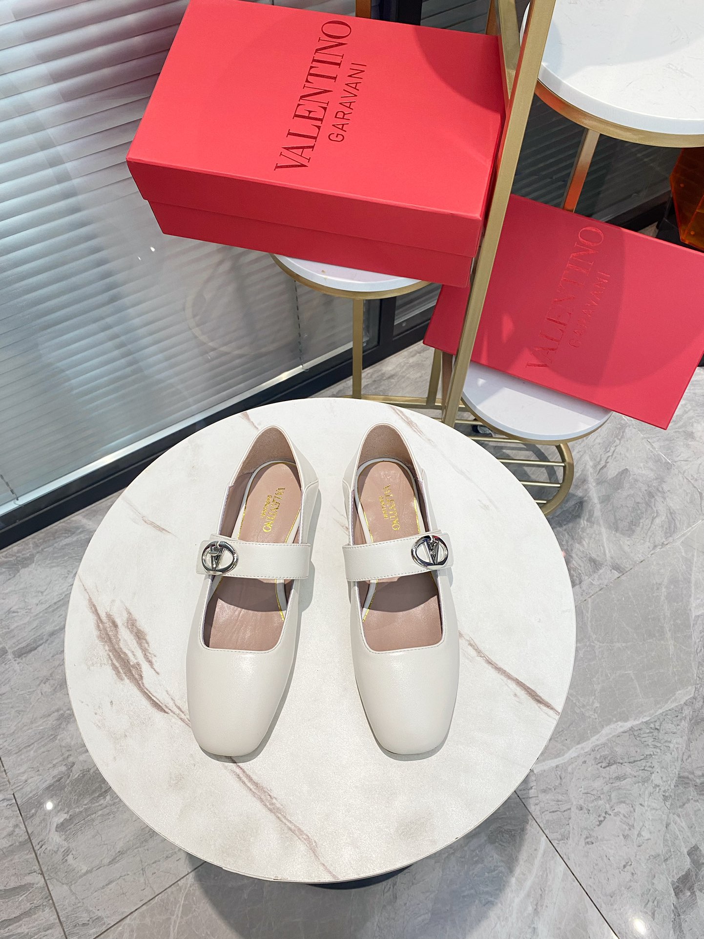 Sweet and Cool Shoe-Faced Wool from Italy, Sizes 35-39 - 图片 1