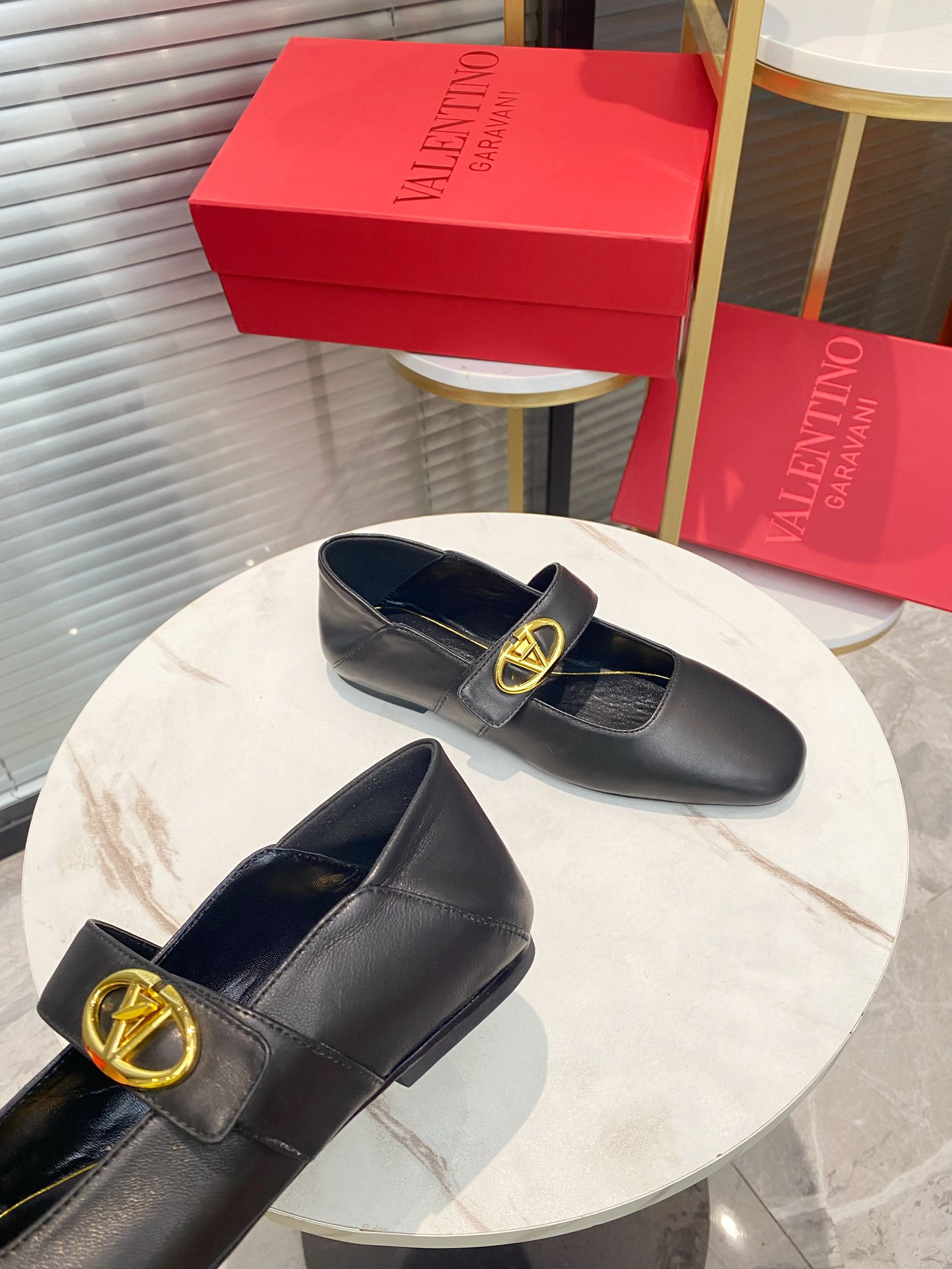 Sweet and Cool Italian Shoe-Faced Wool in Sizes 35-39 - 图片 6