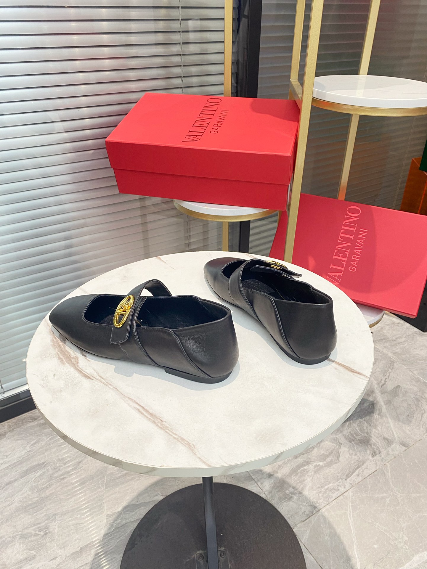 Sweet and Cool Italian Shoe-Faced Wool in Sizes 35-39 - 图片 7