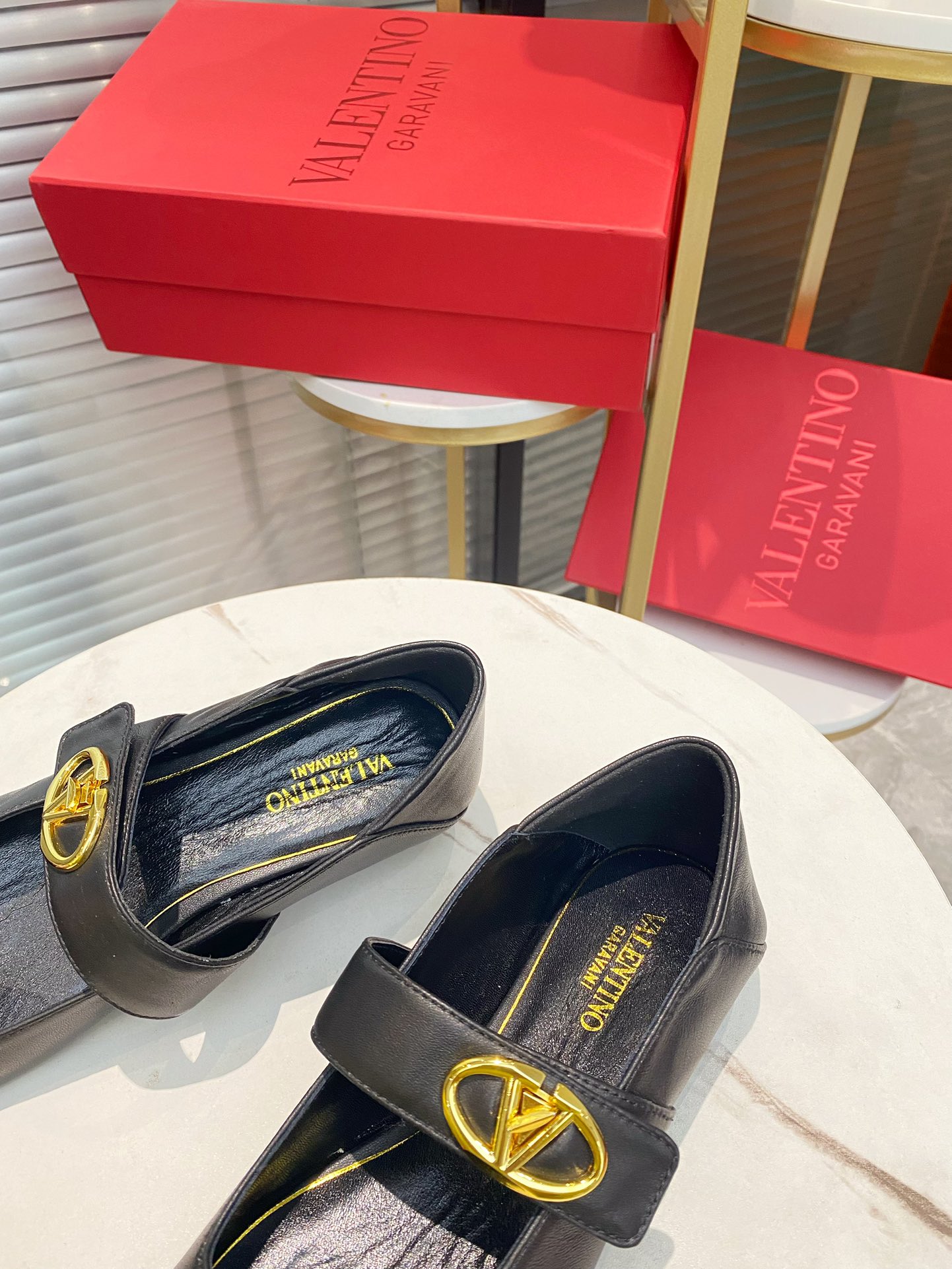 Sweet and Cool Italian Shoe-Faced Wool in Sizes 35-39 - 图片 9
