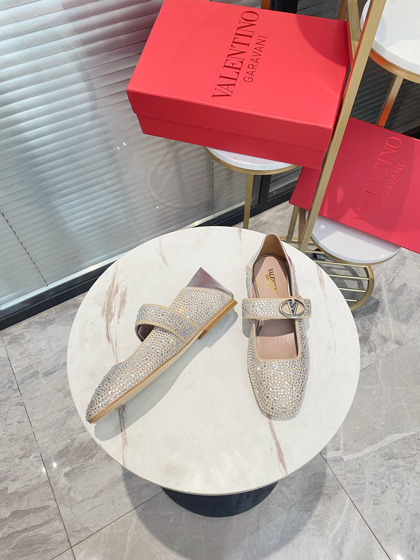 Fashion Highlights: Beautiful Match with Sweet Salt, Italian Shoe-Faced Wool in Sizes 35-39. - 图片 4