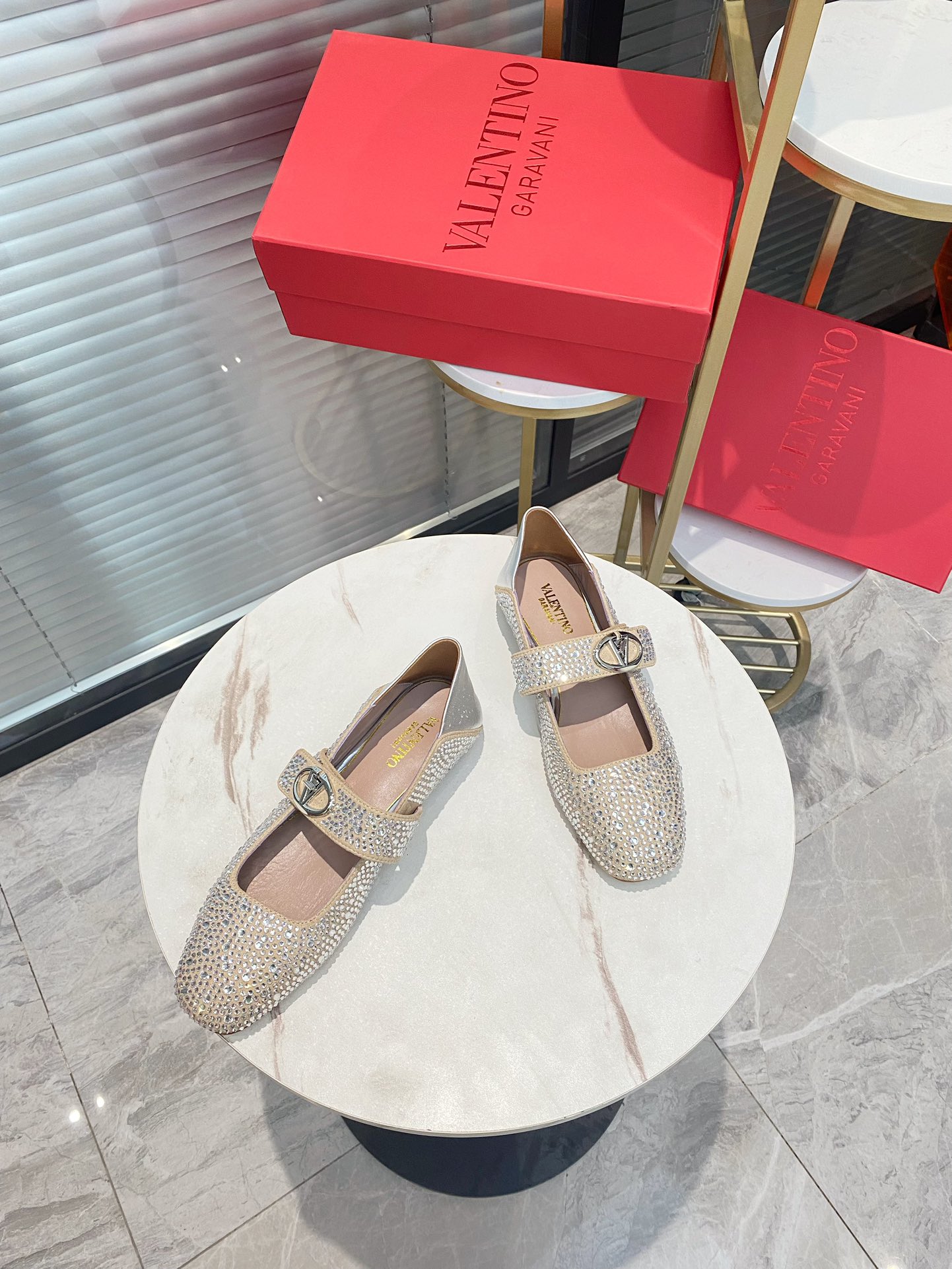 Fashion Highlights: Beautiful Match with Sweet Salt, Italian Shoe-Faced Wool in Sizes 35-39. - 图片 2