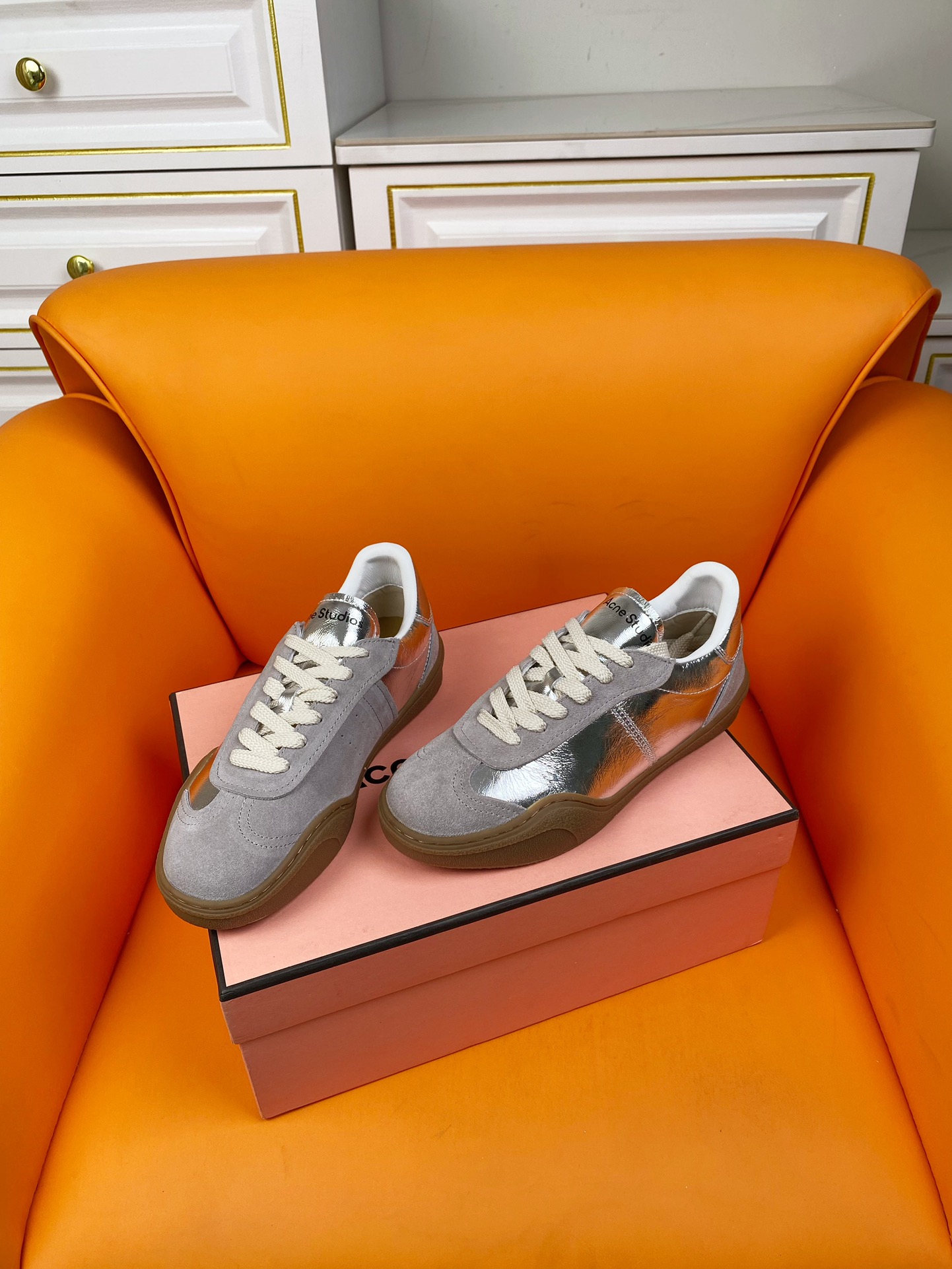 “Acne Studios 2024/ss Latest Sneakers: Leather Design, Hot Stars, 650 Offer” - 图片 3