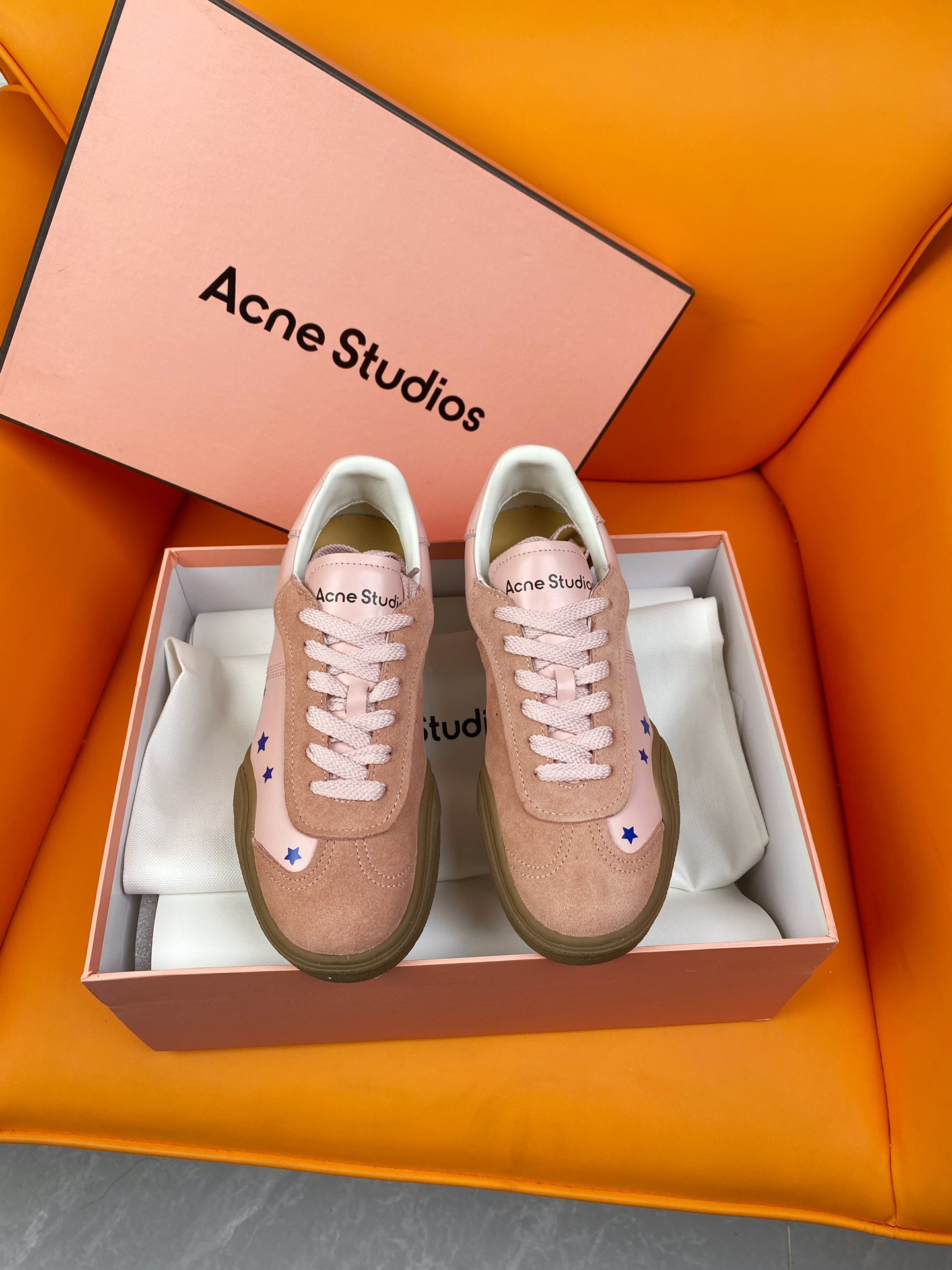 Acne Studios 2024 Spring/Summer Sneakers Offer: $650, Leather Design, Star Pattern. - 图片 1