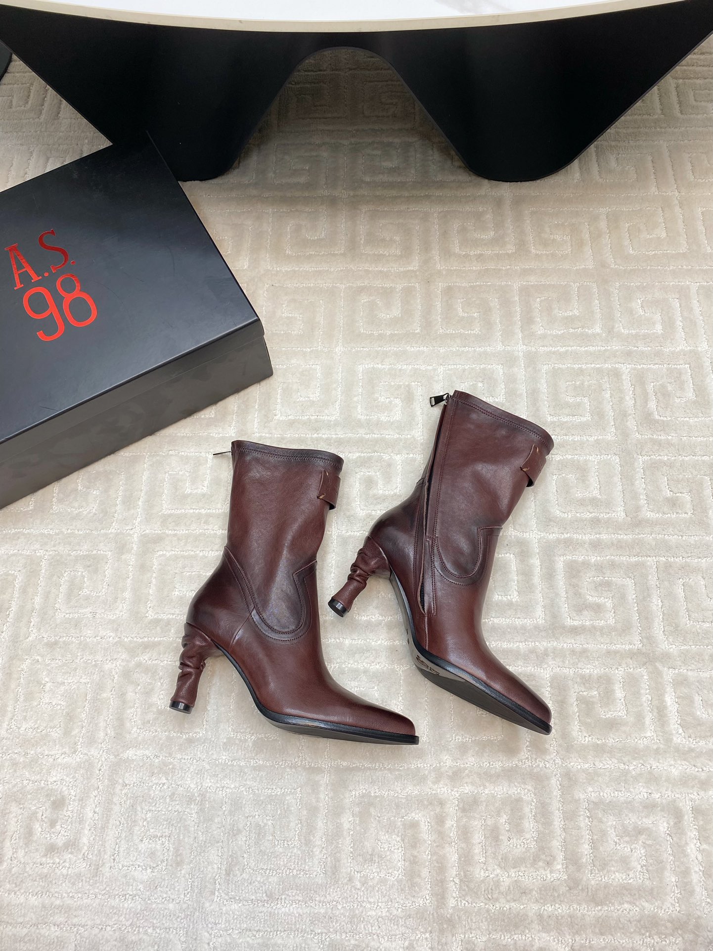 Fashionable ASA98 Boots by Olip Shoes Group: Unique Design, Manual Coloring, Elegant Fashion. - 图片 3