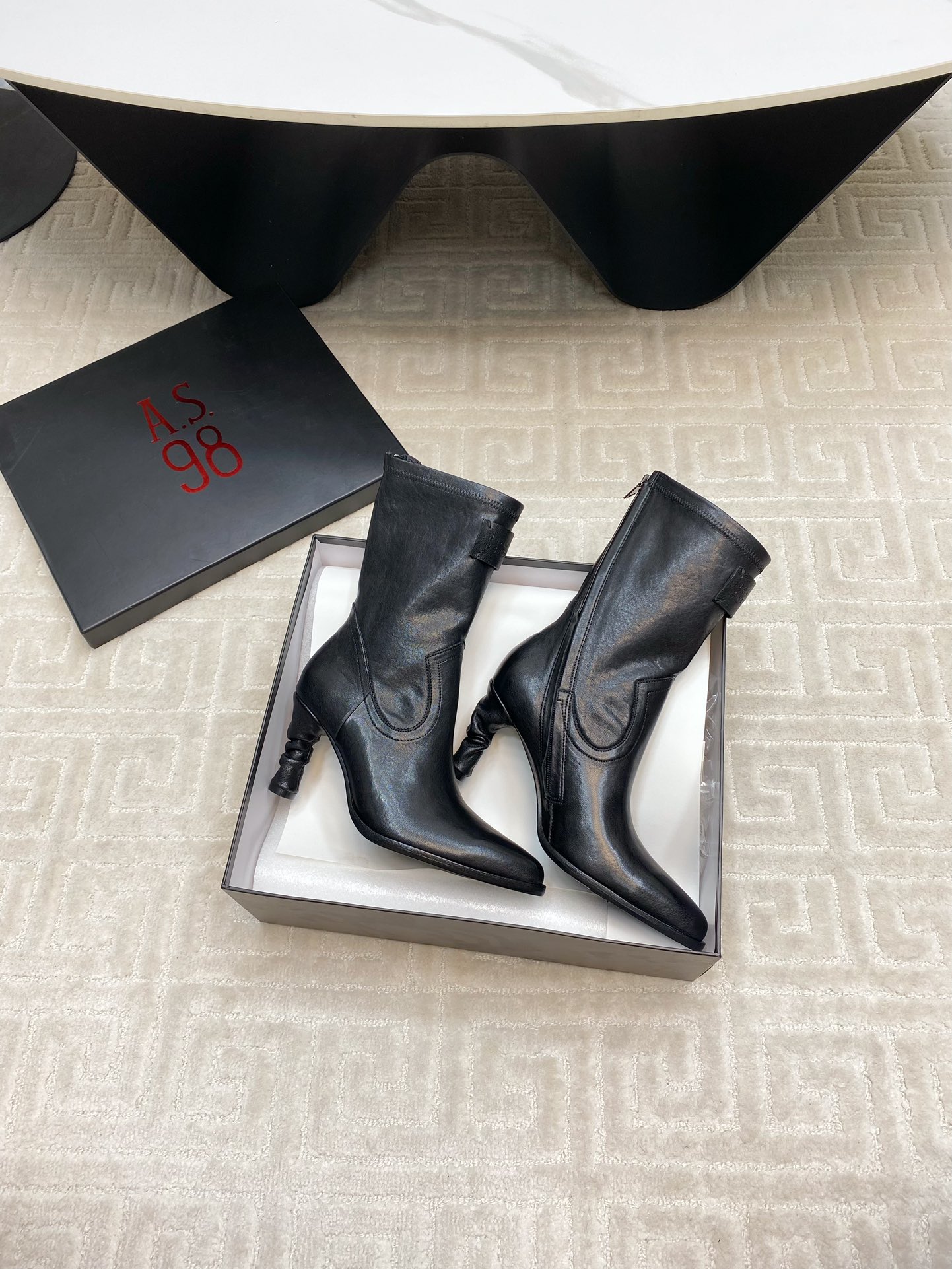 Fashionable ASA98 Boots by Olip Shoes: Unique Design and Manual Colouring - 图片 4
