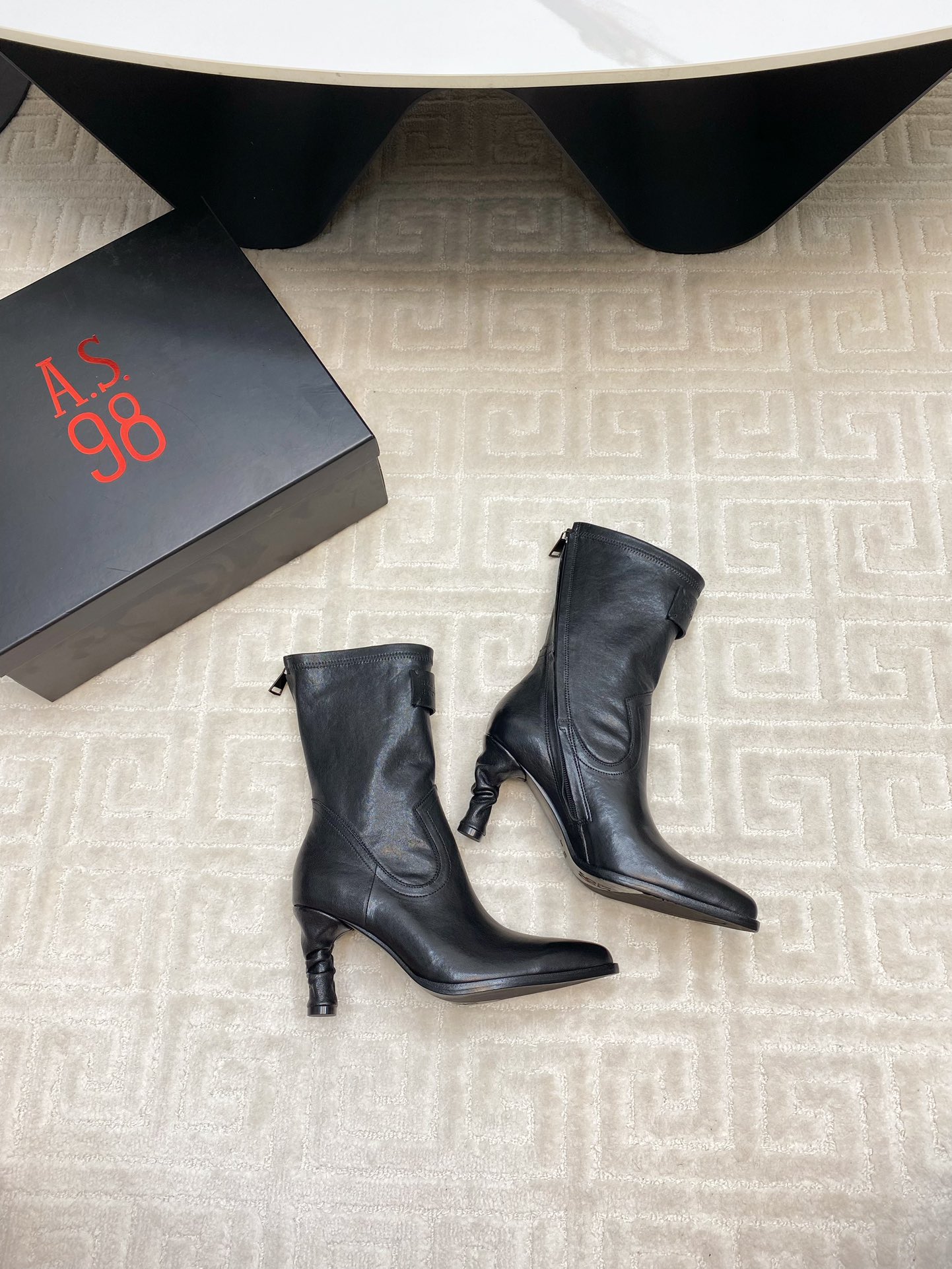 Fashionable ASA98 Boots by Olip Shoes: Unique Design and Manual Colouring - 图片 3