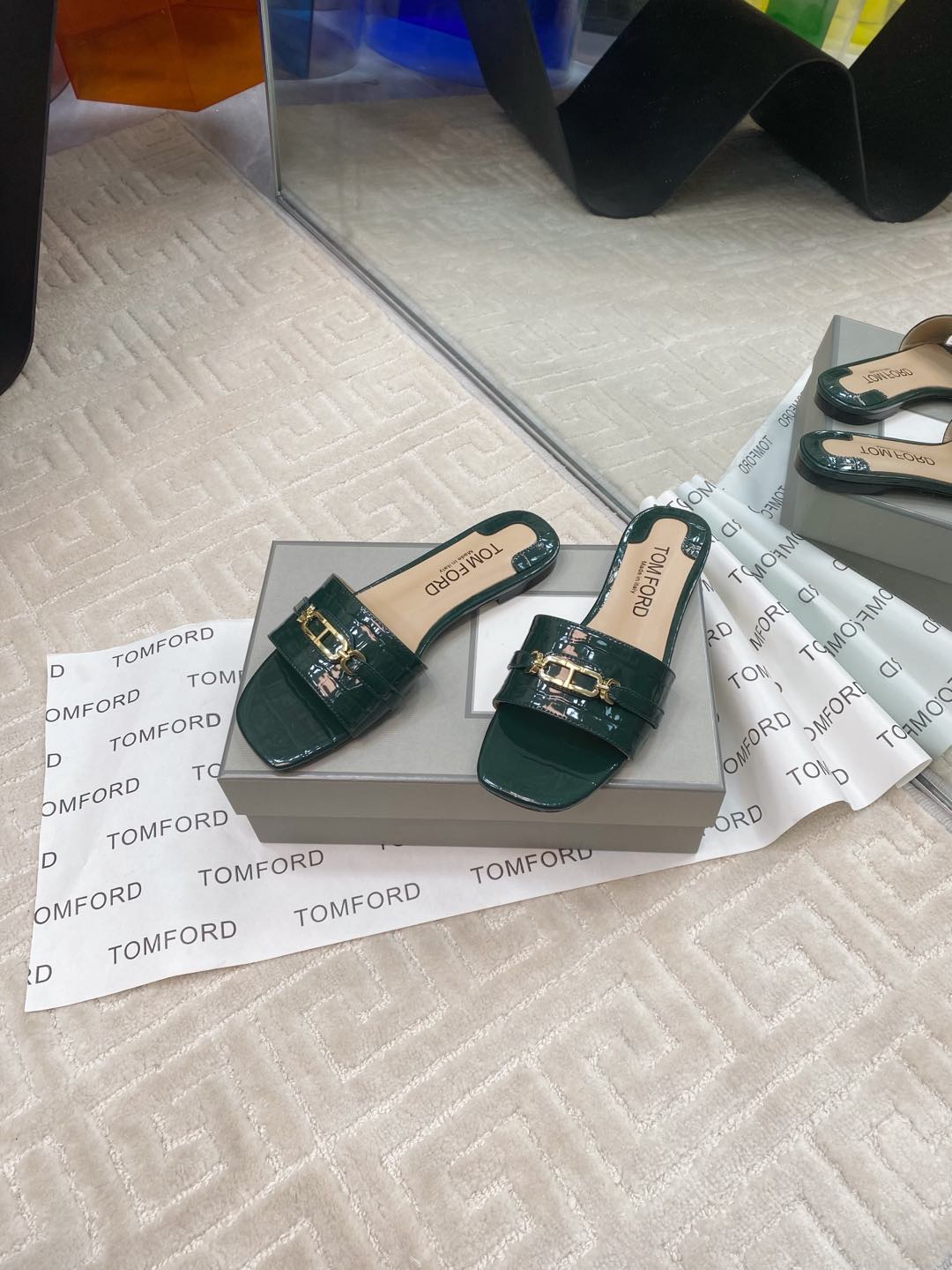 Tom Ford’s Luxury Leather Slippers: Premium Materials, Stylish Design, Wide Size Range - 图片 2