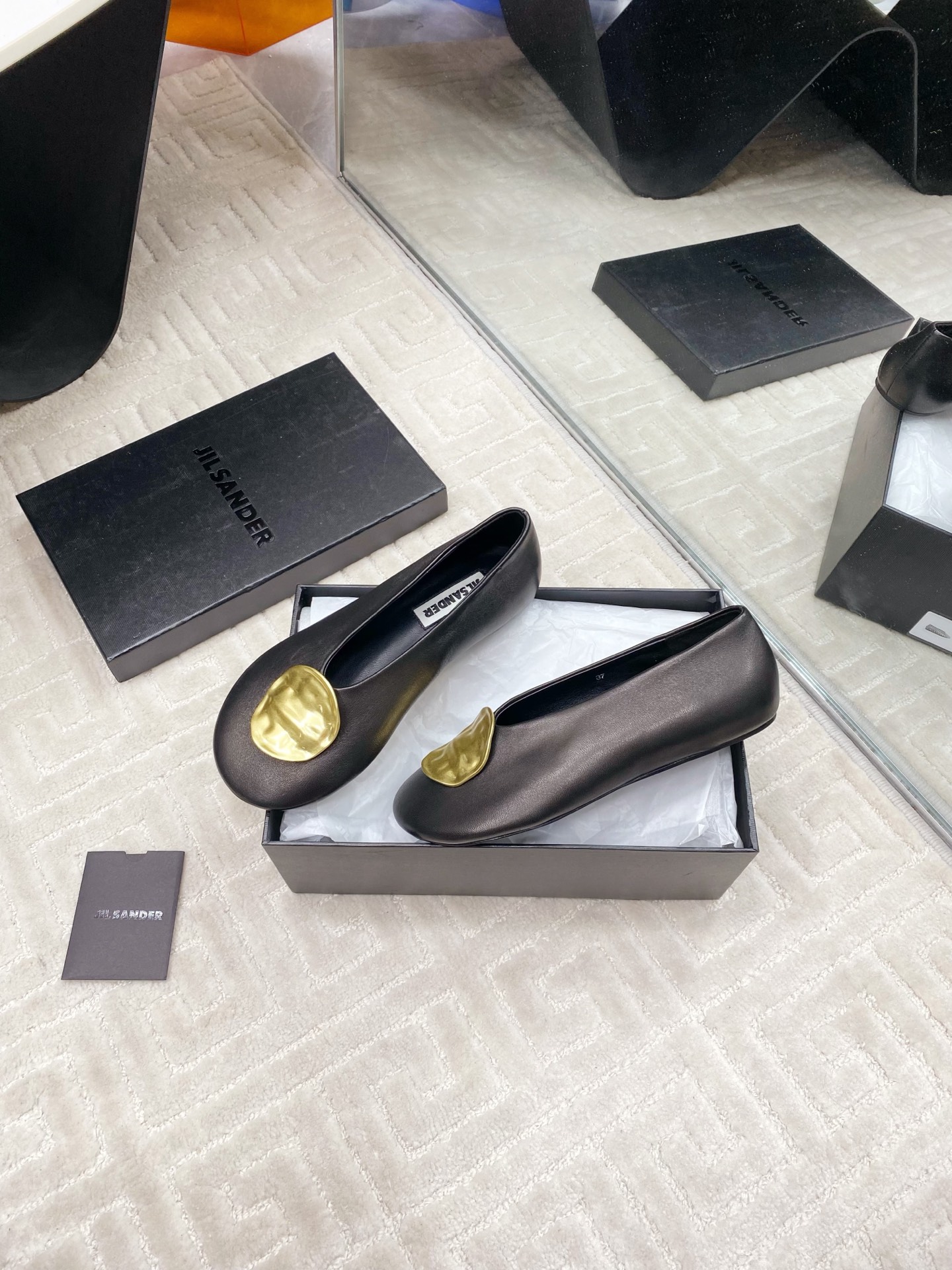 Jil Sander’s Retro Sheep Skin Mary Jane Shoes: Offer at $588 - 图片 4