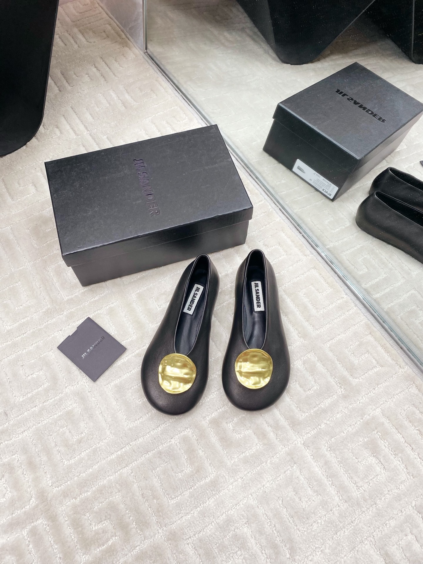 Jil Sander’s Retro Sheep Skin Mary Jane Shoes: Offer at $588 - 图片 1