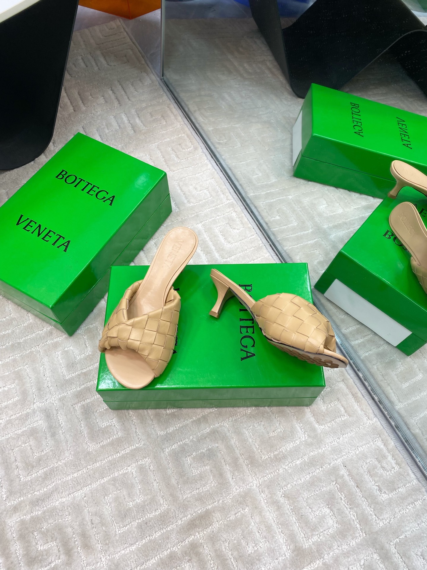 Bottega Veneta Blink 15mm Woven Leather Mules Sandals - Elegant & Comfortable 6 i1741281740232 6963 0 3