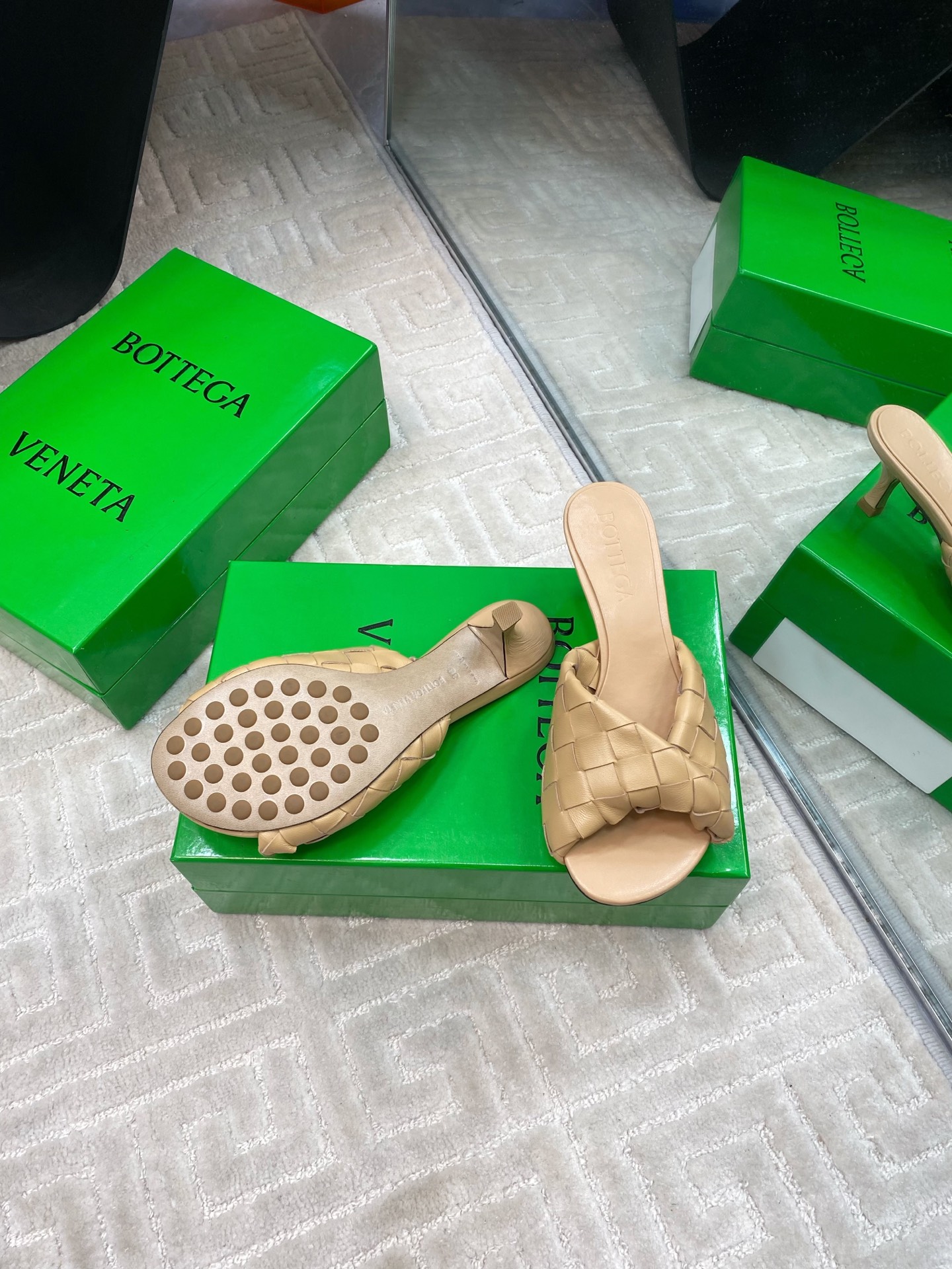 Bottega Veneta Blink 15mm Woven Leather Mules Sandals - Elegant & Comfortable 10 i1741281741745 7884 0 8