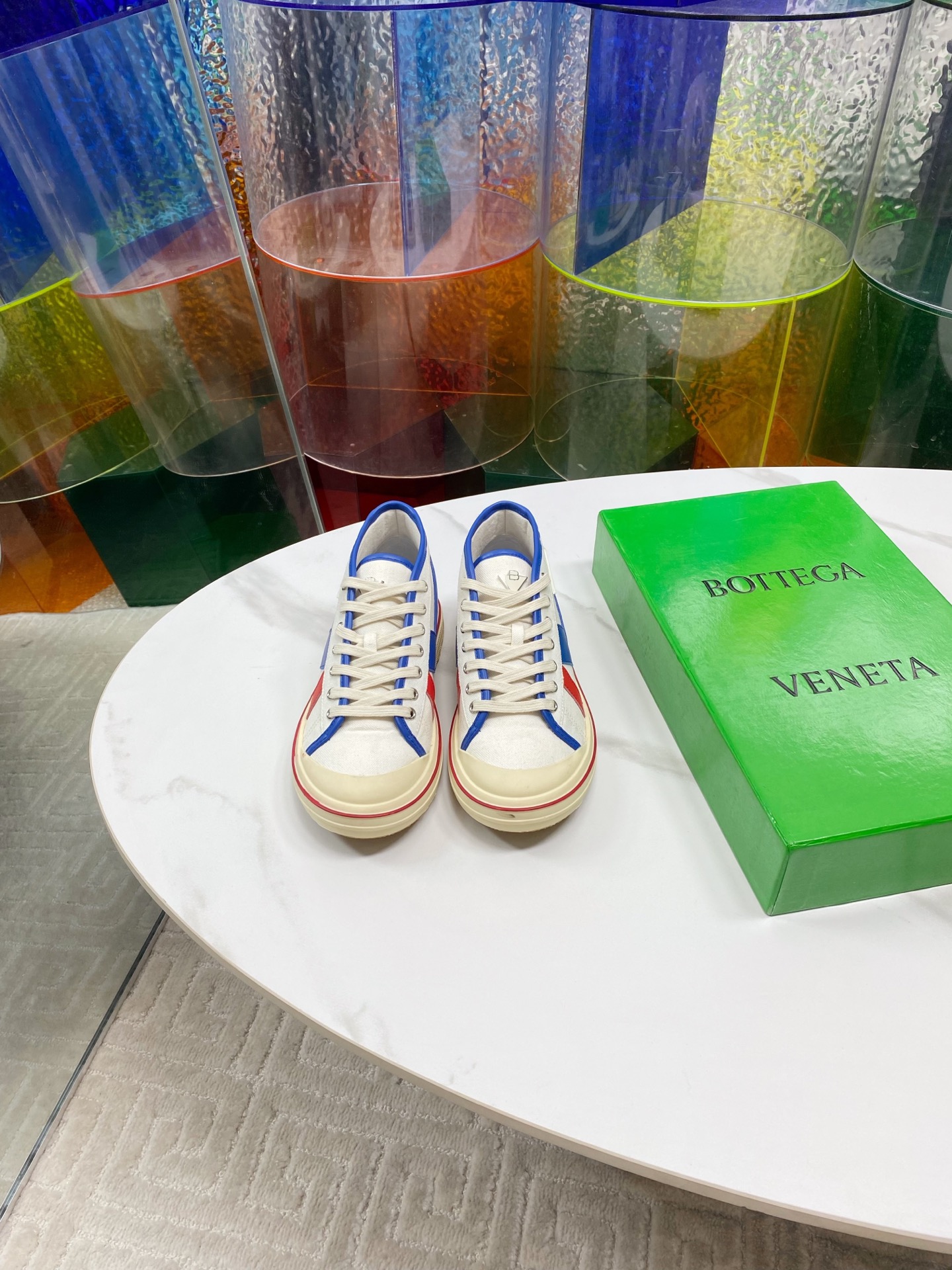 NO:257997,High-top series Men's size 10 BV Eliot sneakers Men's and women's style 5cm height increase Runner sneakers, using lightweight technology mesh fabric. Matched with geometric patterns, rubber outsole. Calfskin with Italian 80 cotton and 20 cowhide leather King-fried series High version Observe the bagging process Thickened foot pads Increase height 5cm In fact, it is much higher, it still makes the legs look thinner. Choose color blocking TPU outsole for women 35-39 (40 41 customization) Men's style 39-44 (45 customization), casual shoes/sports shoes, bottega veneta, sneakers, cowhide19860909高帮系列 男码10 BV Eliot 运动鞋 男女款 增高5cm Runner运动鞋,采用轻质科技网布面料. 搭配几何图案设计橡胶外底. 小牛皮 搭配 意大利80棉、20牛皮革 王炸系列 高版本 认准套包工艺  加厚垫脚  增高5CM 实际增高很多哦,还是一样显腿细 大底选用 拼色 TPU 大底 女款 35-39（40 41定制） 男款 39-44(45码定制),休闲鞋/运动鞋,bottega veneta,sneakers,cowhide,Women's Shoes