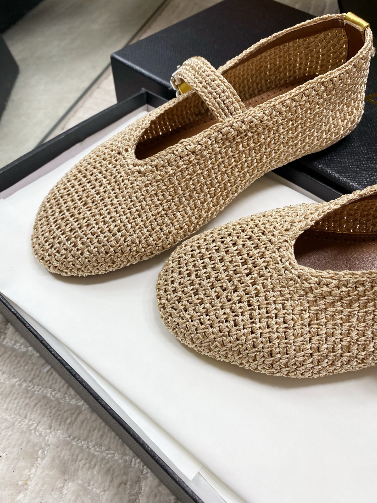 Alaia Flat Ballet Shoes - Chic Ballet Style with Woven Fabric 9 i1744650123463 1100 0 7