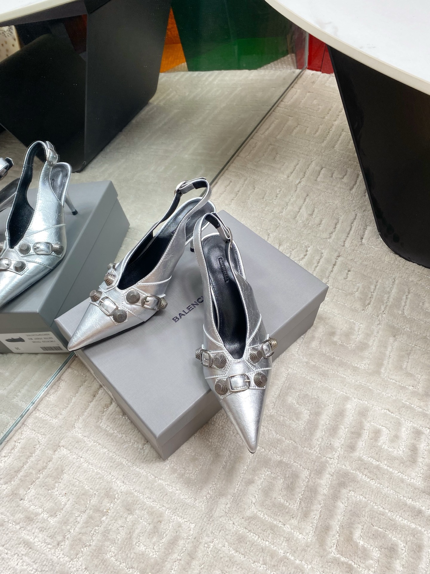 Balenciaga Pointed Toe Slingback Heeled Punk Sandals - Silver Leather 6 i1744654689143 1969 0 4