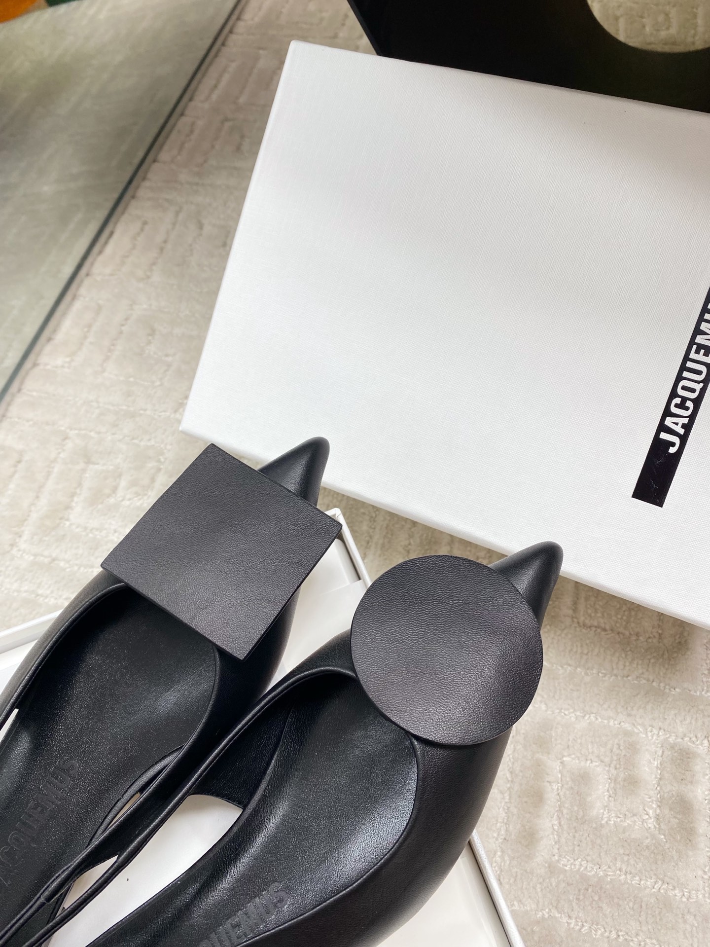Jacquemus Slingback Leather Ballet Flats with Asymmetrical Straps 7 i1744813853564 5637 0 5