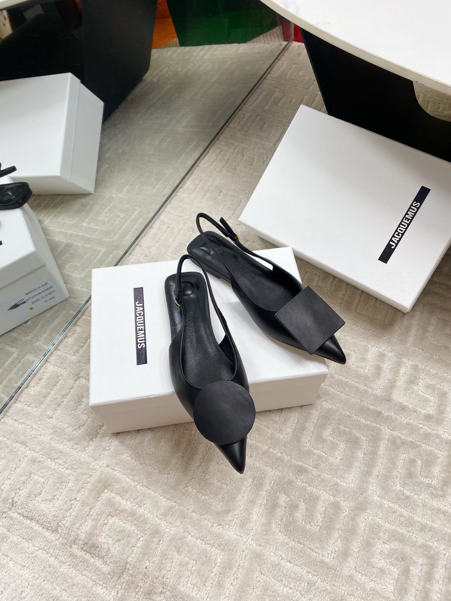 Jacquemus Slingback Leather Ballet Flats with Asymmetrical Straps 4 i1744813854264 9977 0 2