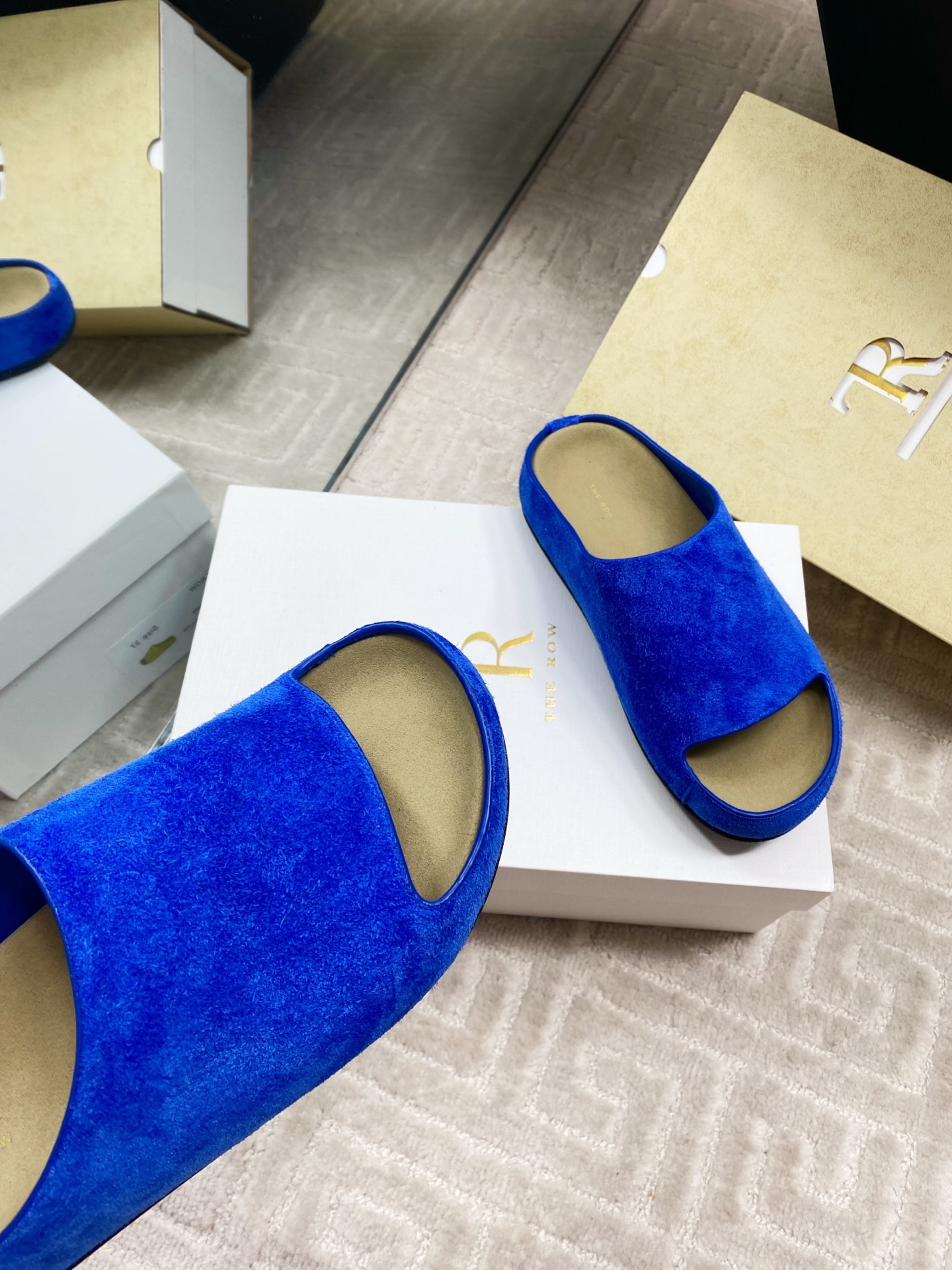 The Row 25 Spring/Summer Simple Round Toe Slippers - Stylish & Comfortable 10 i1744815683626 4695 0 8