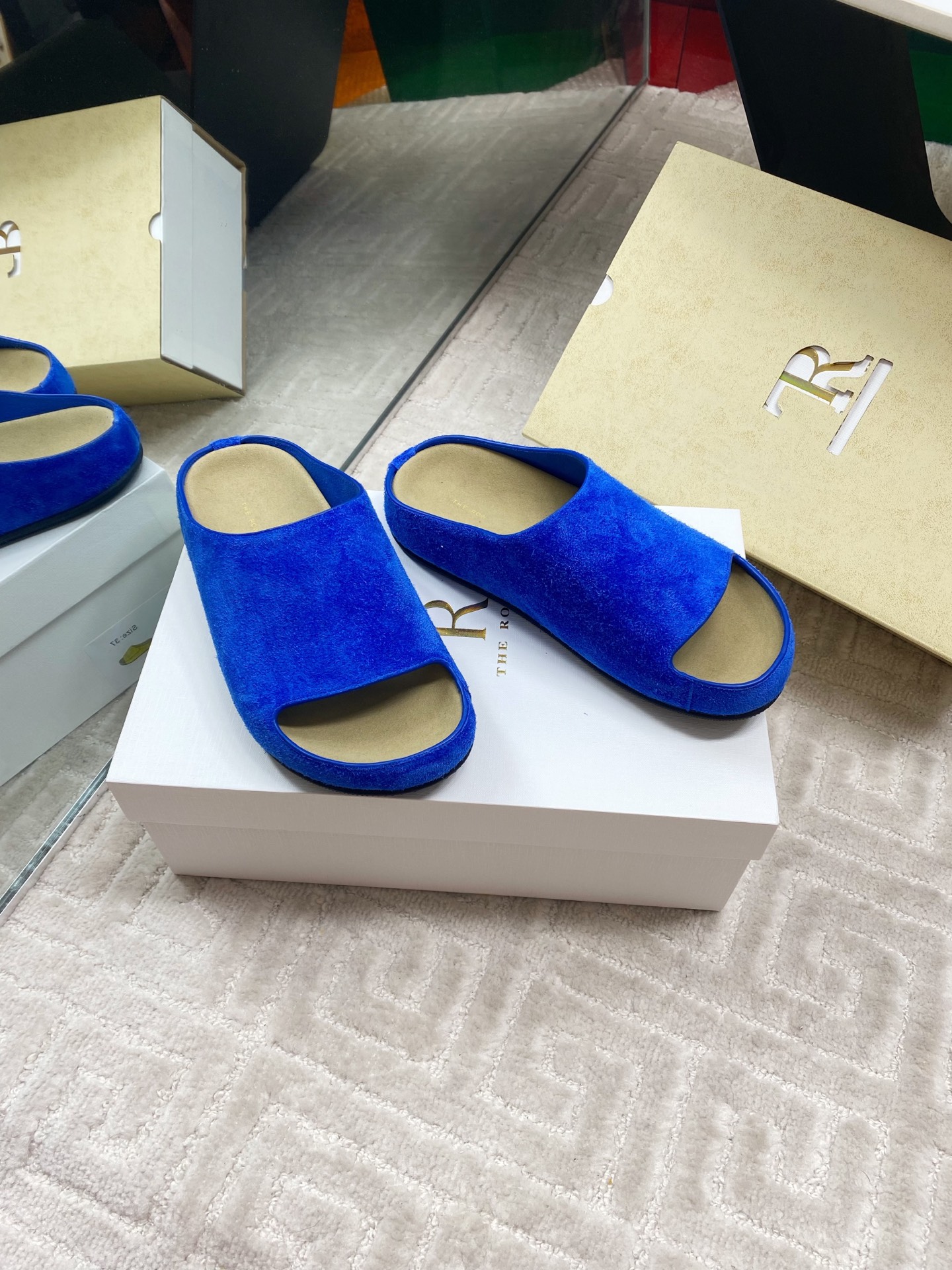 The Row 25 Spring/Summer Simple Round Toe Slippers - Stylish & Comfortable 4 i1744815683703 4196 0 2