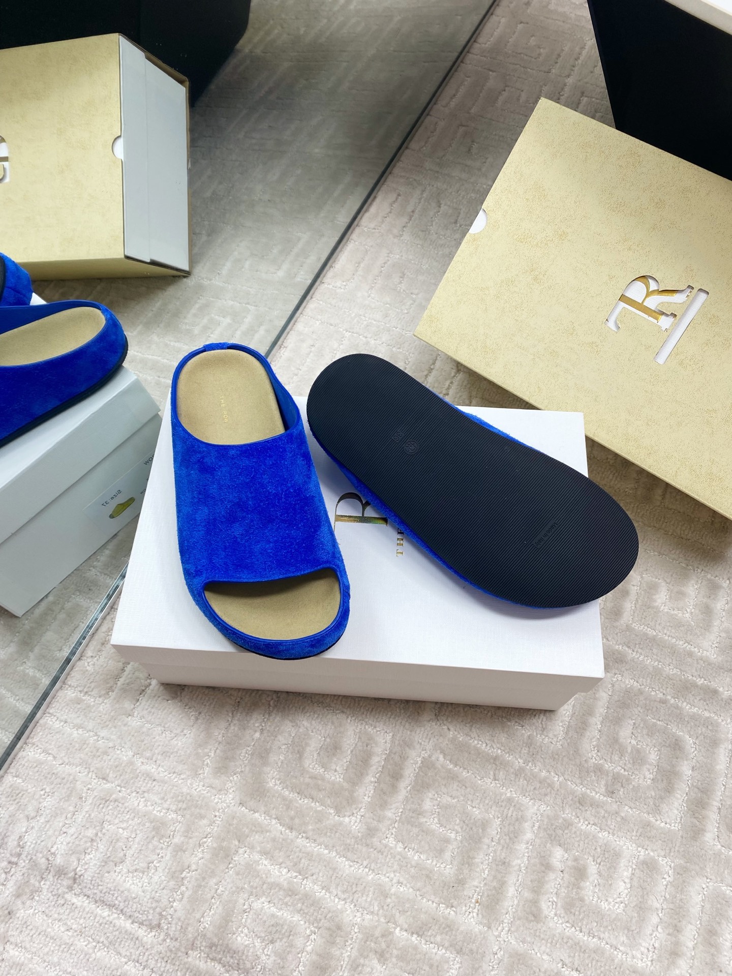 The Row 25 Spring/Summer Simple Round Toe Slippers - Stylish & Comfortable 9 i1744815684759 6164 0 7