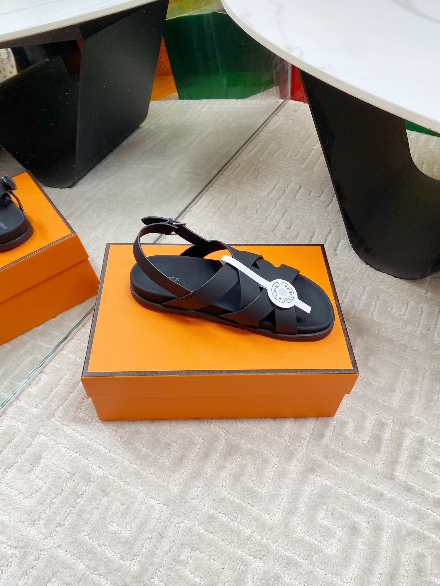 Hermes 25SS Cross Sandals: Minimalist Retro Design, Exotic Flair, and Chic Style 5 i1745307318773 2863 0 3