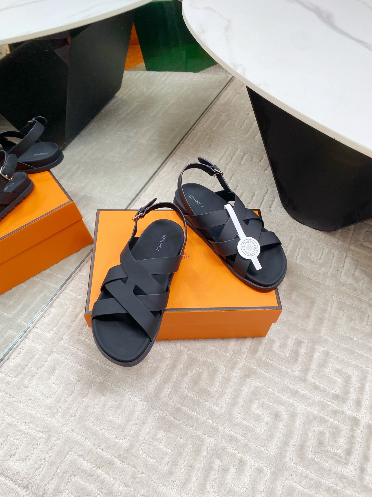 Hermes 25SS Cross Sandals: Minimalist Retro Design, Exotic Flair, and Chic Style 4 i1745307319603 384 0 2
