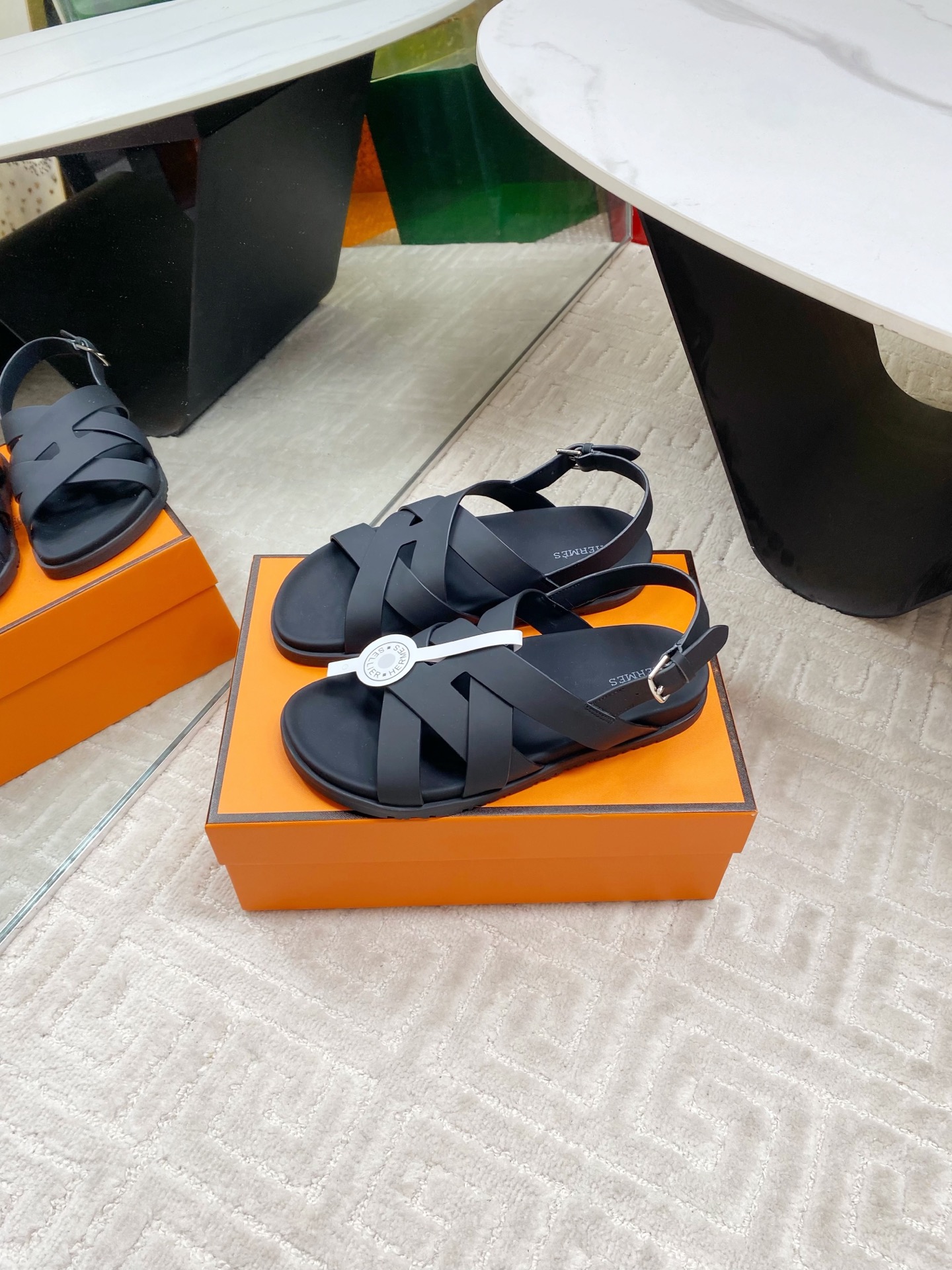Hermes 25SS Cross Sandals: Minimalist Retro Design, Exotic Flair, and Chic Style 1 Hermes 25SS Cross Sandals: Minimalist Retro Design, Exotic Flair, and Chic Style