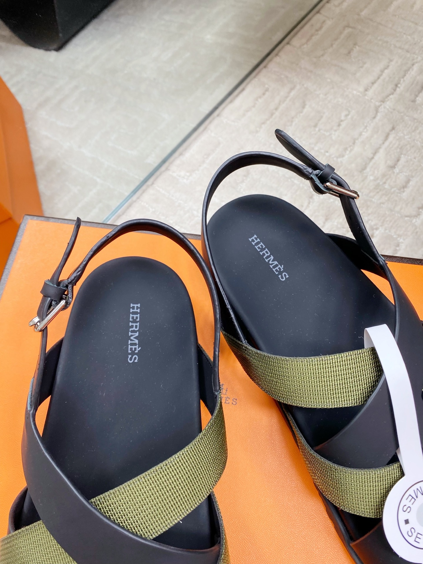 Hermes 25SS Cross Sandals: Minimalist Design with Exotic Flair 7 i1745307341304 9211 0 4