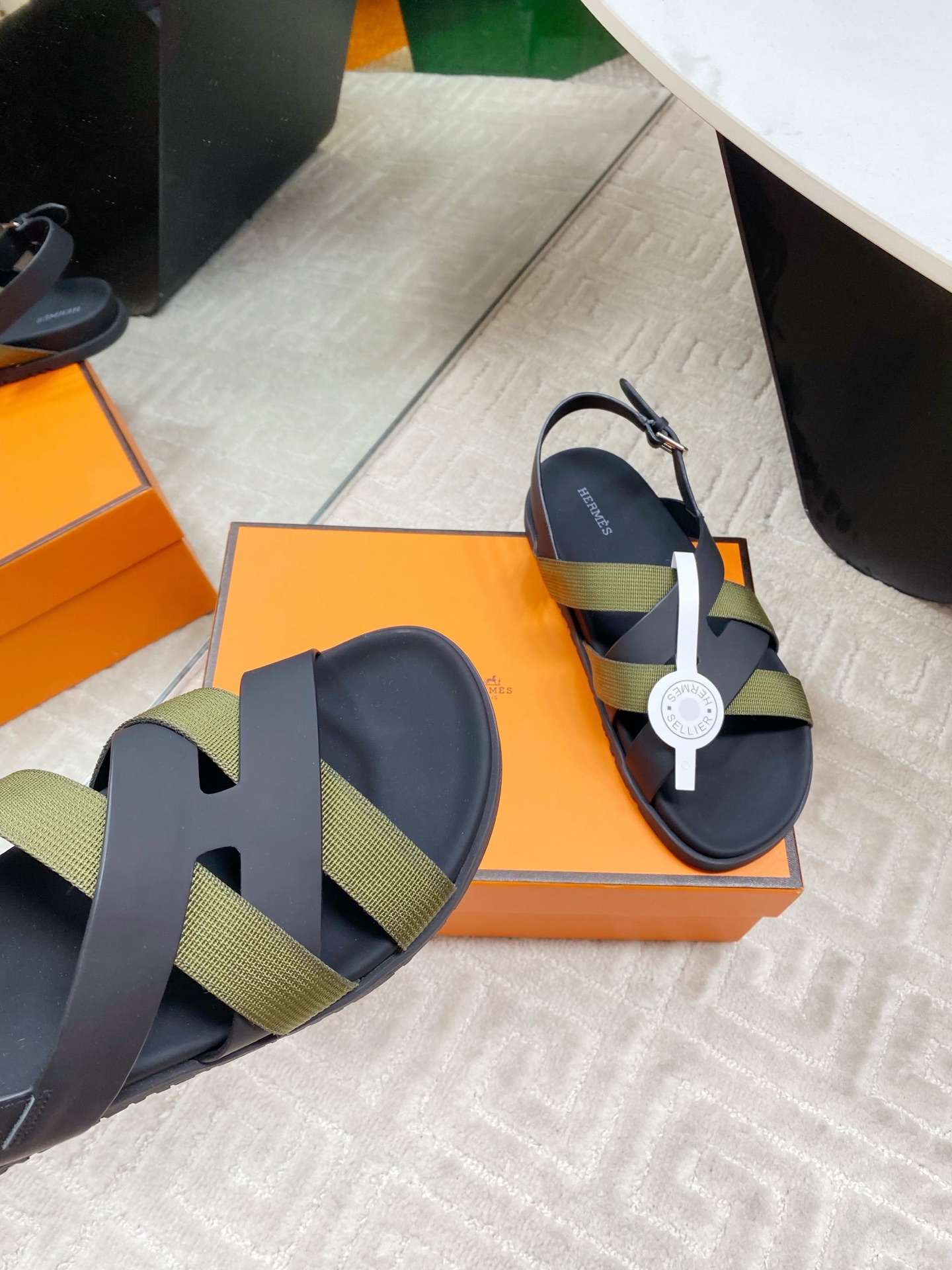 Hermes 25SS Cross Sandals: Minimalist Design with Exotic Flair 6 i1745307341432 7718 0 3