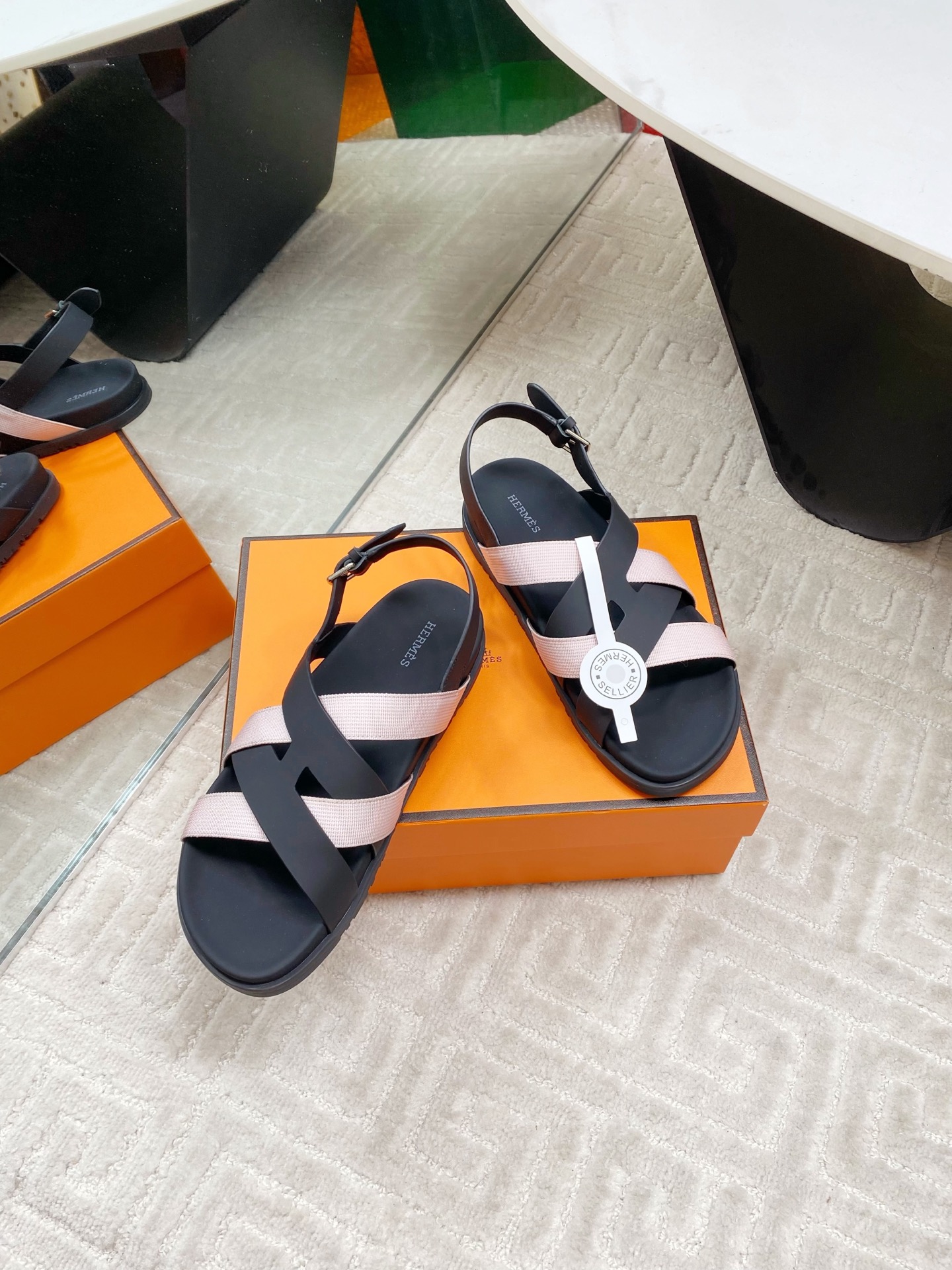 Hermes 25SS Crossover Sandals: Retro Design & Exotic Flair 4 i1745307387313 3216 0 1