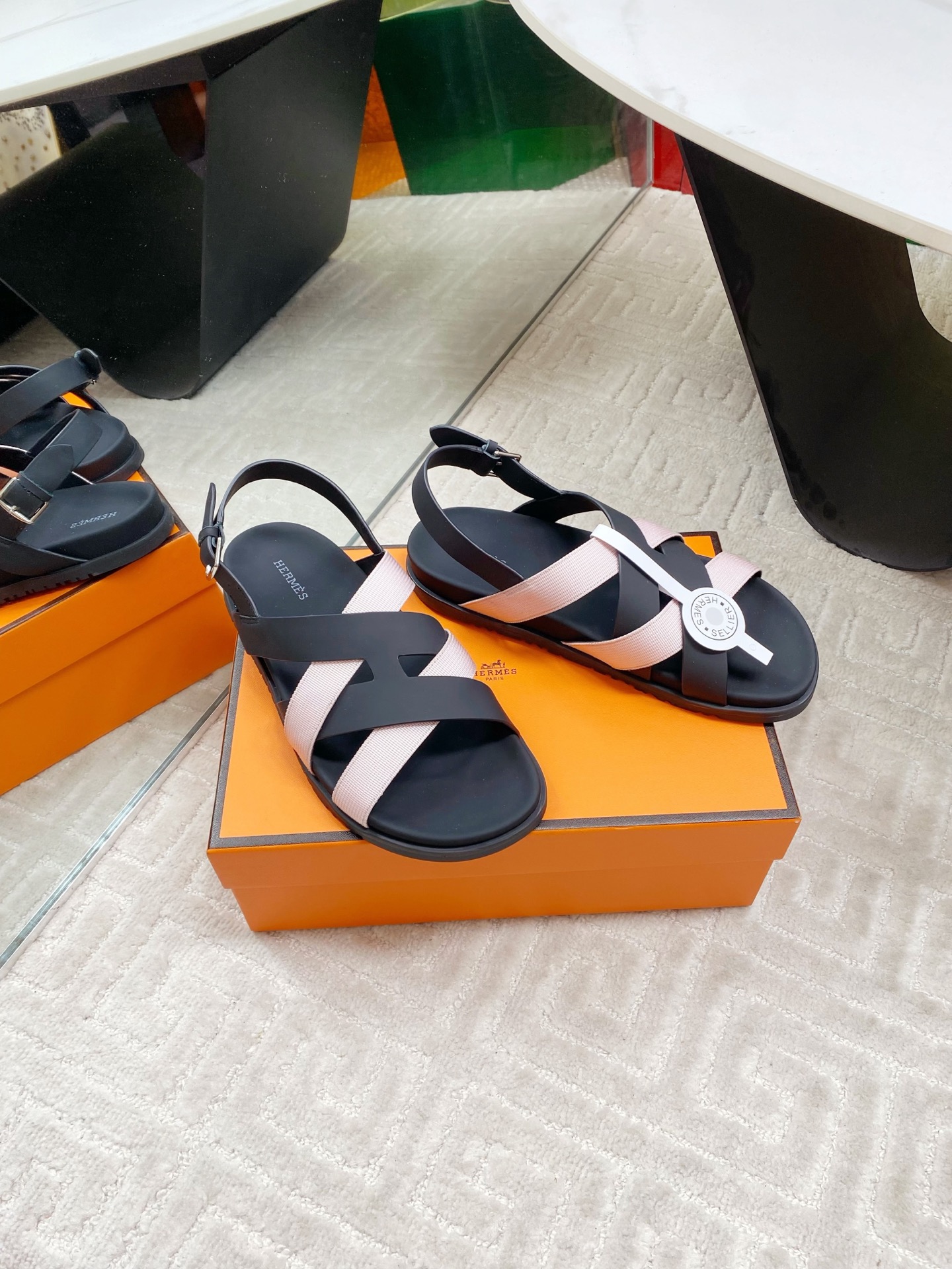 Hermes 25SS Crossover Sandals: Retro Design & Exotic Flair 5 i1745307388261 7102 0 3