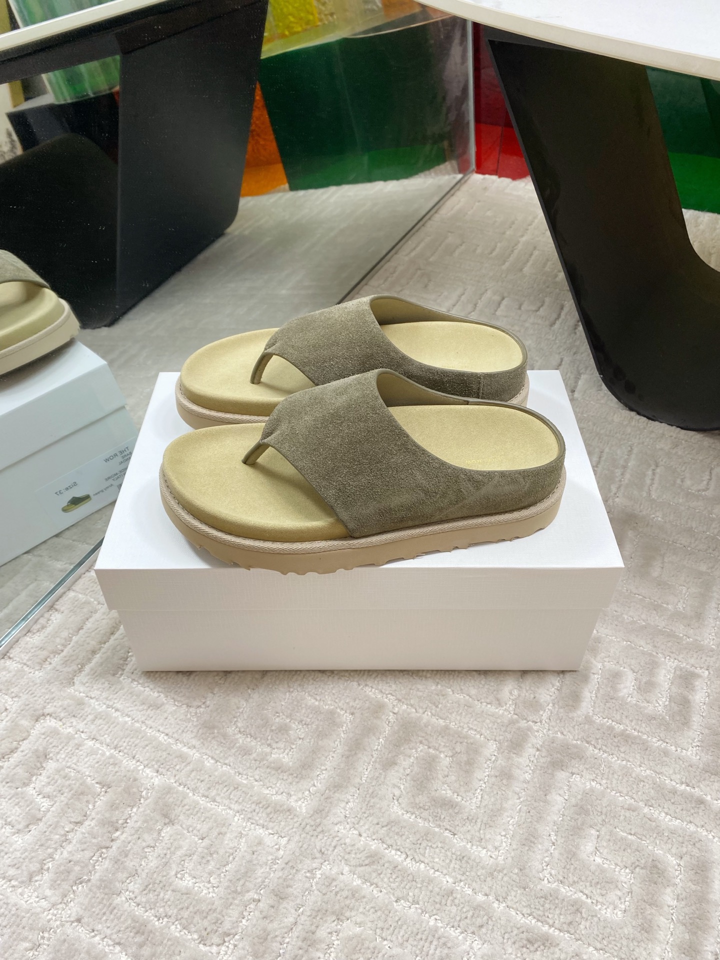 The Row Simple Round Toe Thong Sandals | Premium Leather Summer Slides 4 i1745834038346 414 0 2