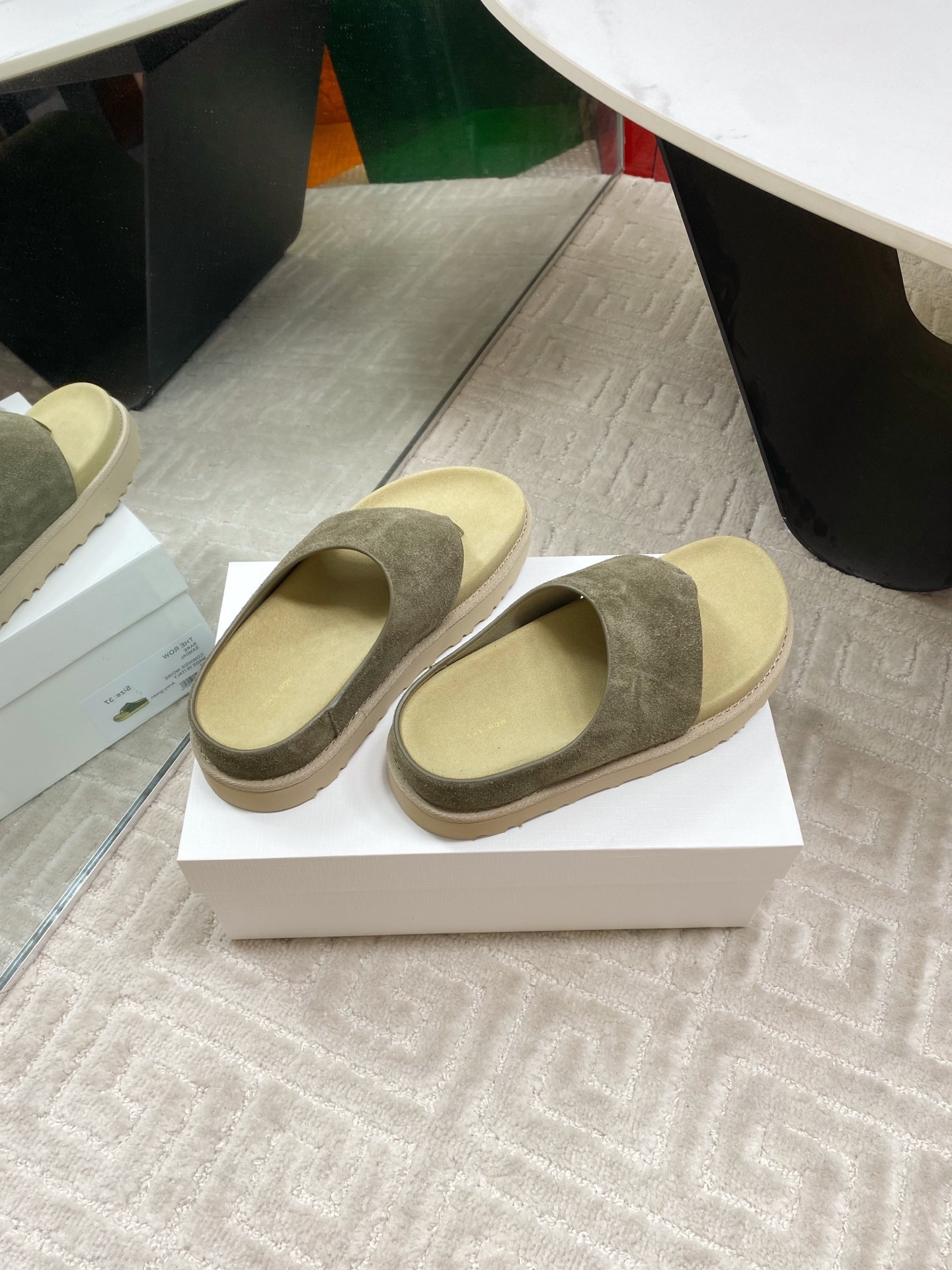 The Row Simple Round Toe Thong Sandals | Premium Leather Summer Slides 6 i1745834038346 7251 0 4