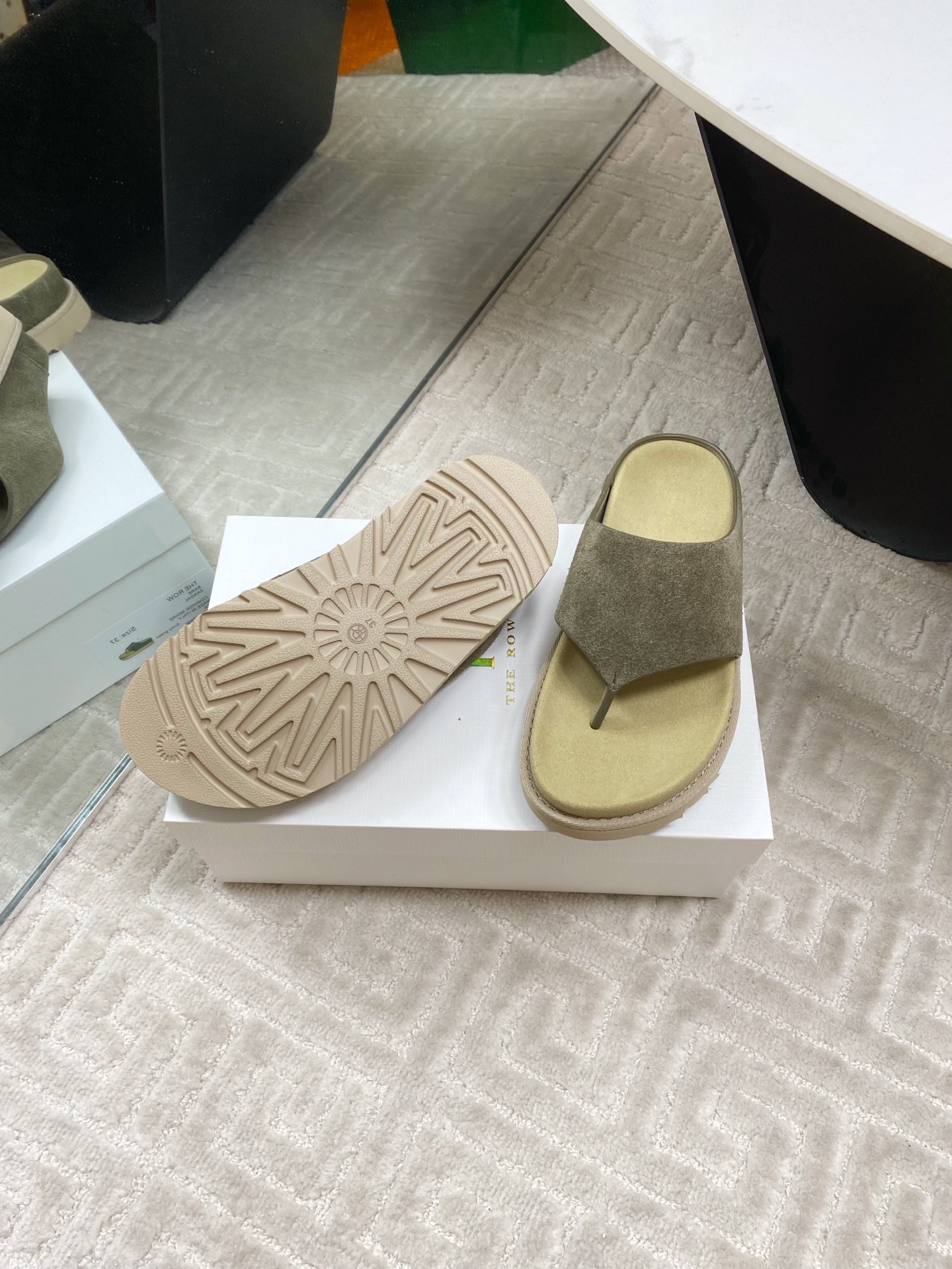 The Row Simple Round Toe Thong Sandals | Premium Leather Summer Slides 10 i1745834038394 2406 0 8