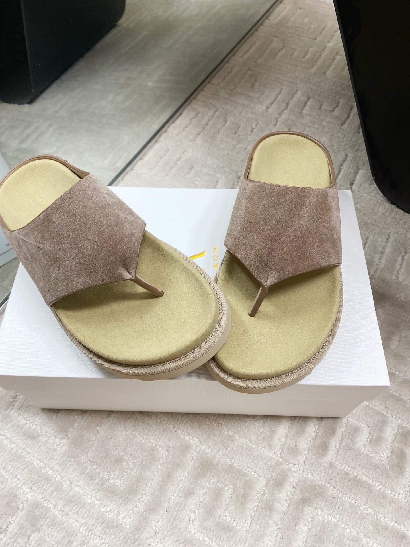The Row Women's Minimalist Leather Flat Thong Sandals, Beige, Sizes 35-39 8 i1745834090414 5818 0 6