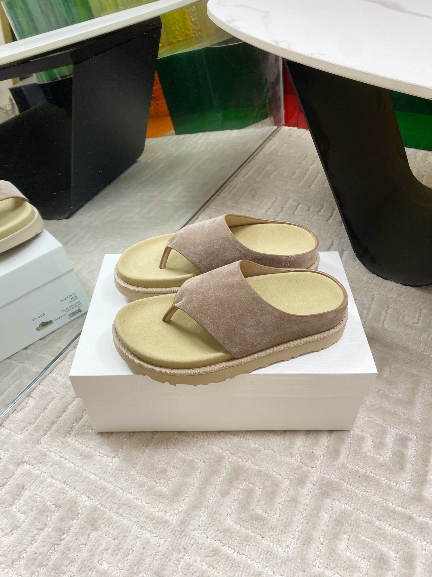 The Row Women's Minimalist Leather Flat Thong Sandals, Beige, Sizes 35-39 4 i1745834090423 41 0 2