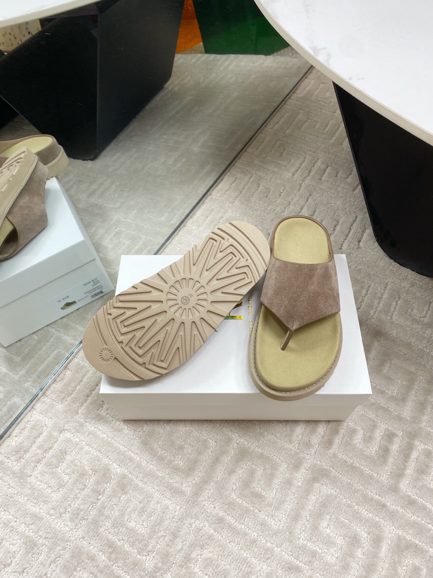 The Row Women's Minimalist Leather Flat Thong Sandals, Beige, Sizes 35-39 10 i1745834091452 9978 0 8