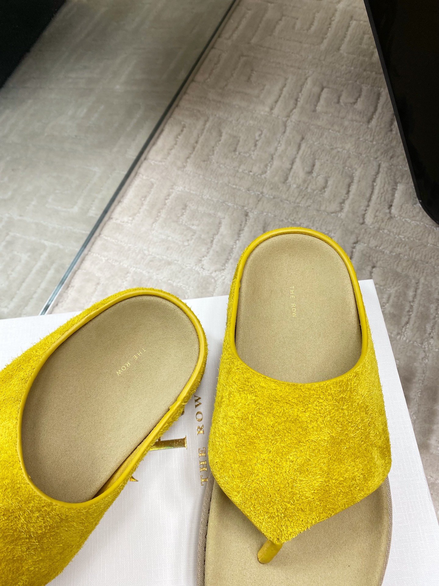 The Row Women's Leather Flat Thong Sandals Comfortable Slip-on Shoes 9 i1745834110829 3839 0 7