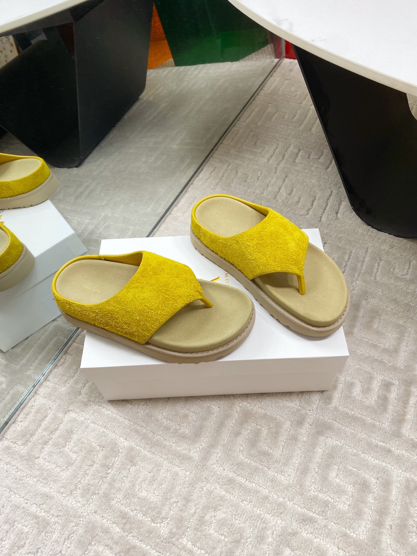 The Row Women's Leather Flat Thong Sandals Comfortable Slip-on Shoes 1 The Row Women's Leather Flat Thong Sandals Comfortable Slip-on Shoes