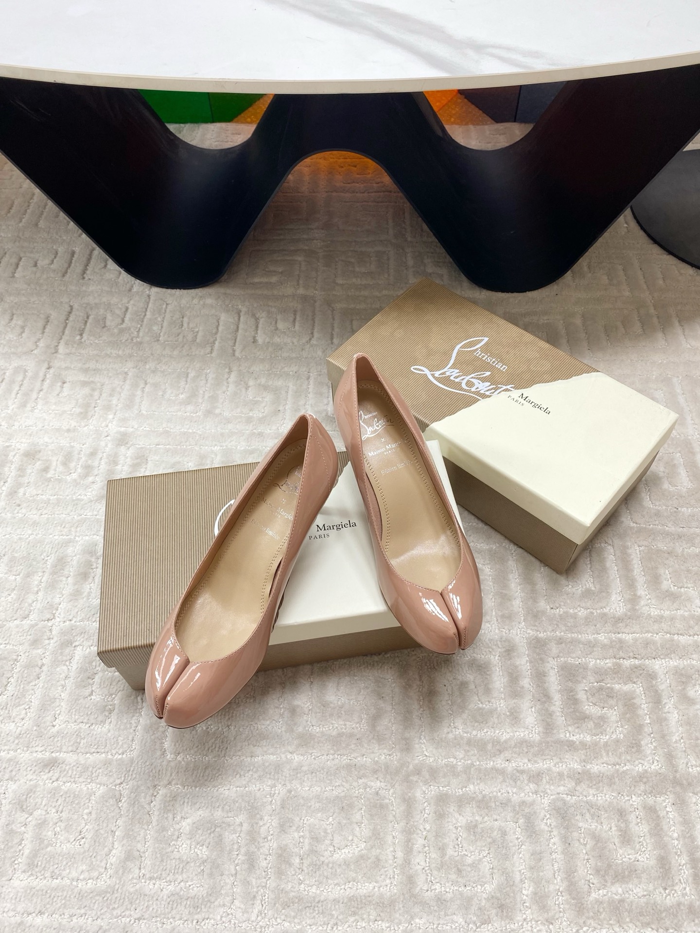 MM6 Margiela x CL Red-Feded Shoes Co-founder Launches Unique Ballet Shoe Collaboration - 图片 2