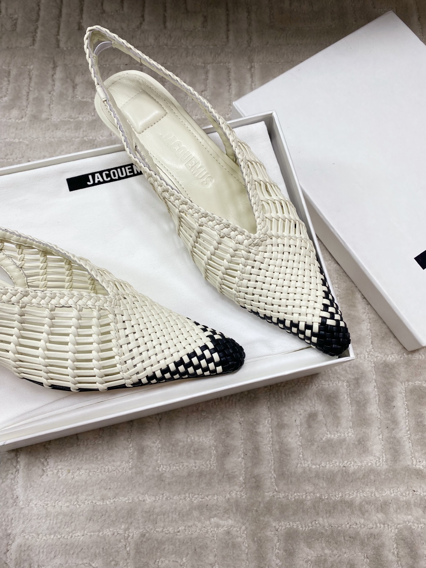 Jacquemus Spring Sandals: Sheepskin Design and Curry, Code 35-39# - 图片 6