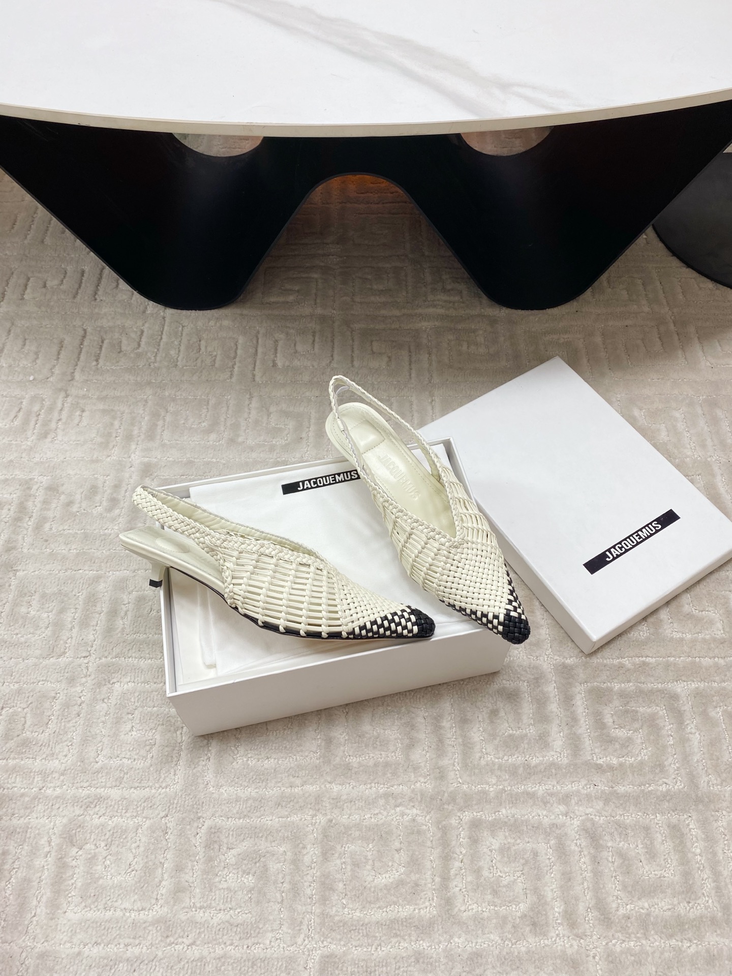 Jacquemus Spring Sandals: Sheepskin Design and Curry, Code 35-39# - 图片 2