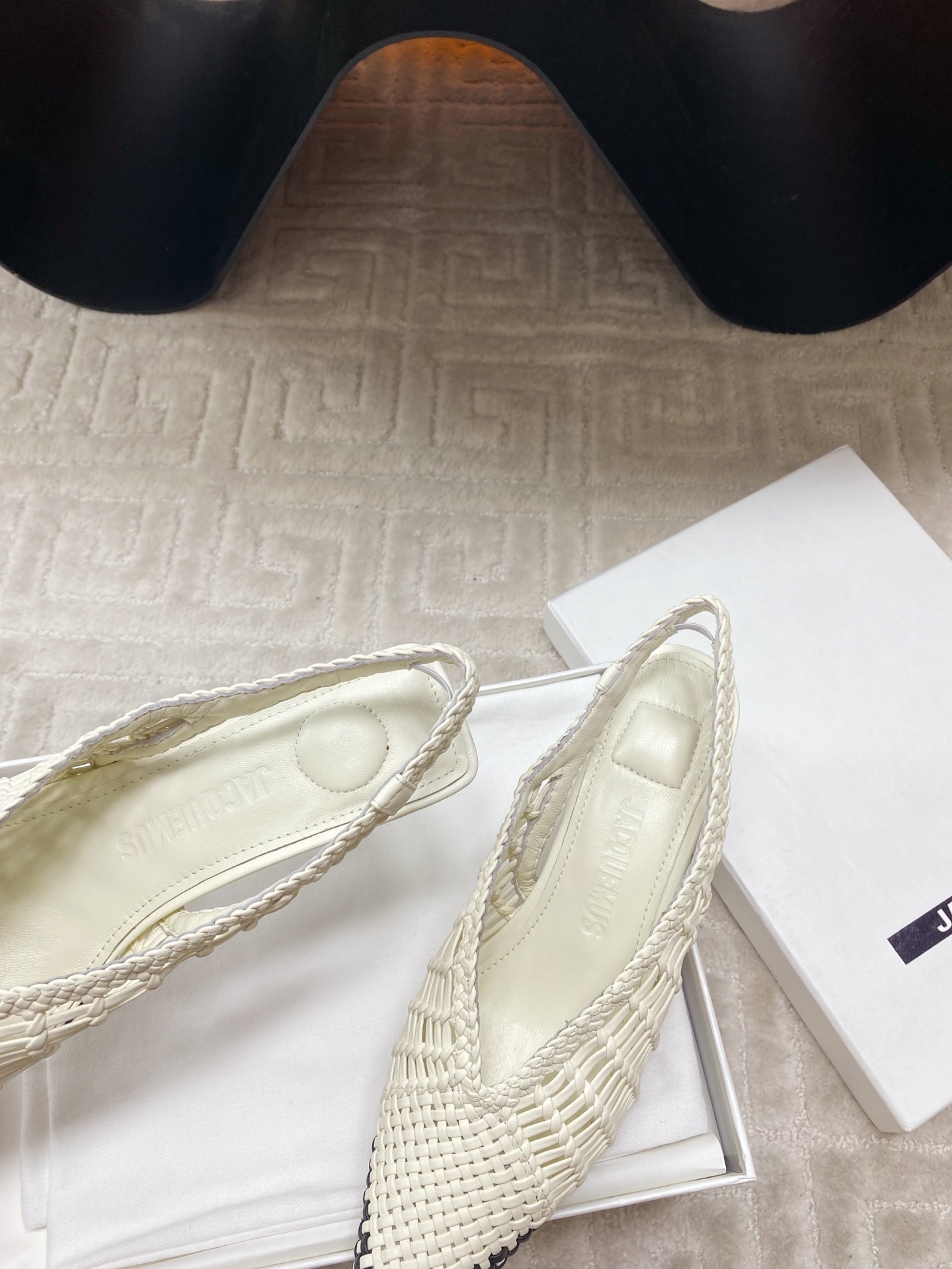 Jacquemus Spring Sandals: Sheepskin Design and Curry, Code 35-39# - 图片 7