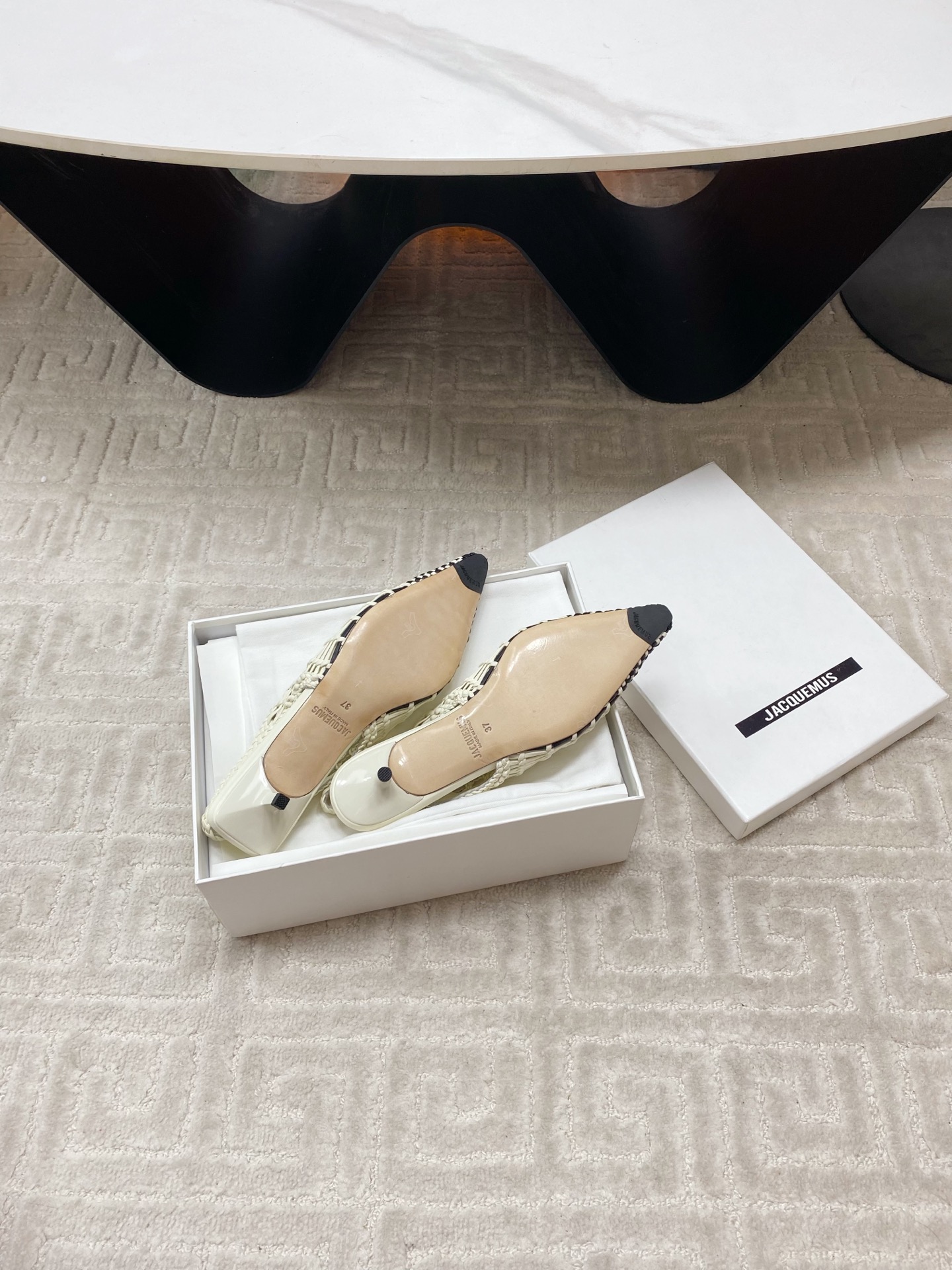 Jacquemus Spring Sandals: Sheepskin Design and Curry, Code 35-39# - 图片 9