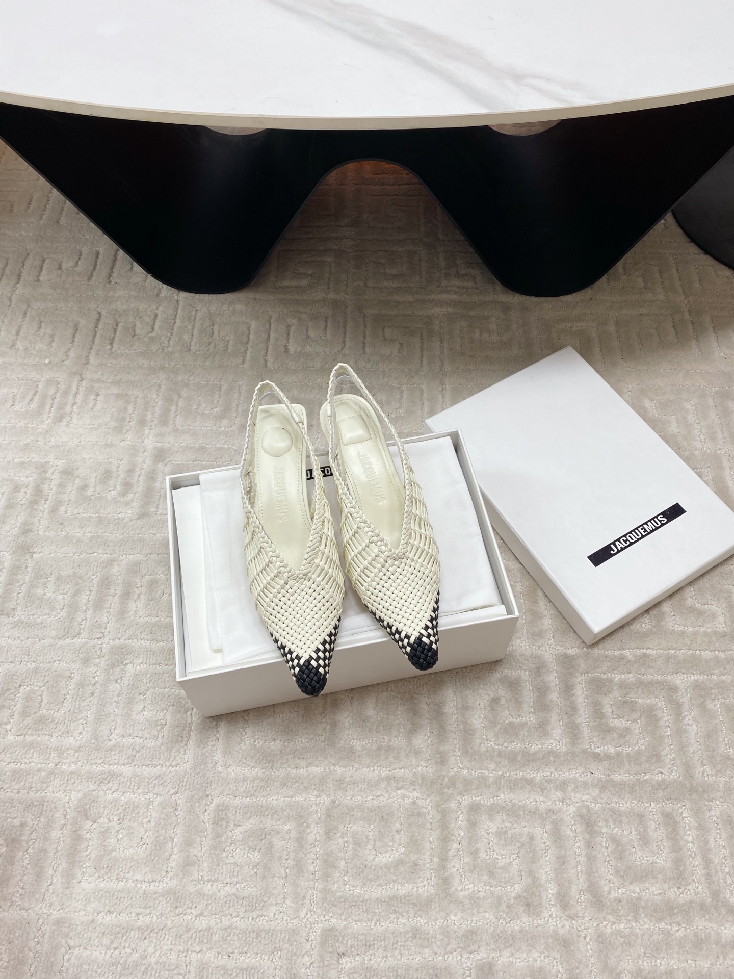 Jacquemus Spring Sandals: Sheepskin Design and Curry, Code 35-39# - 图片 5