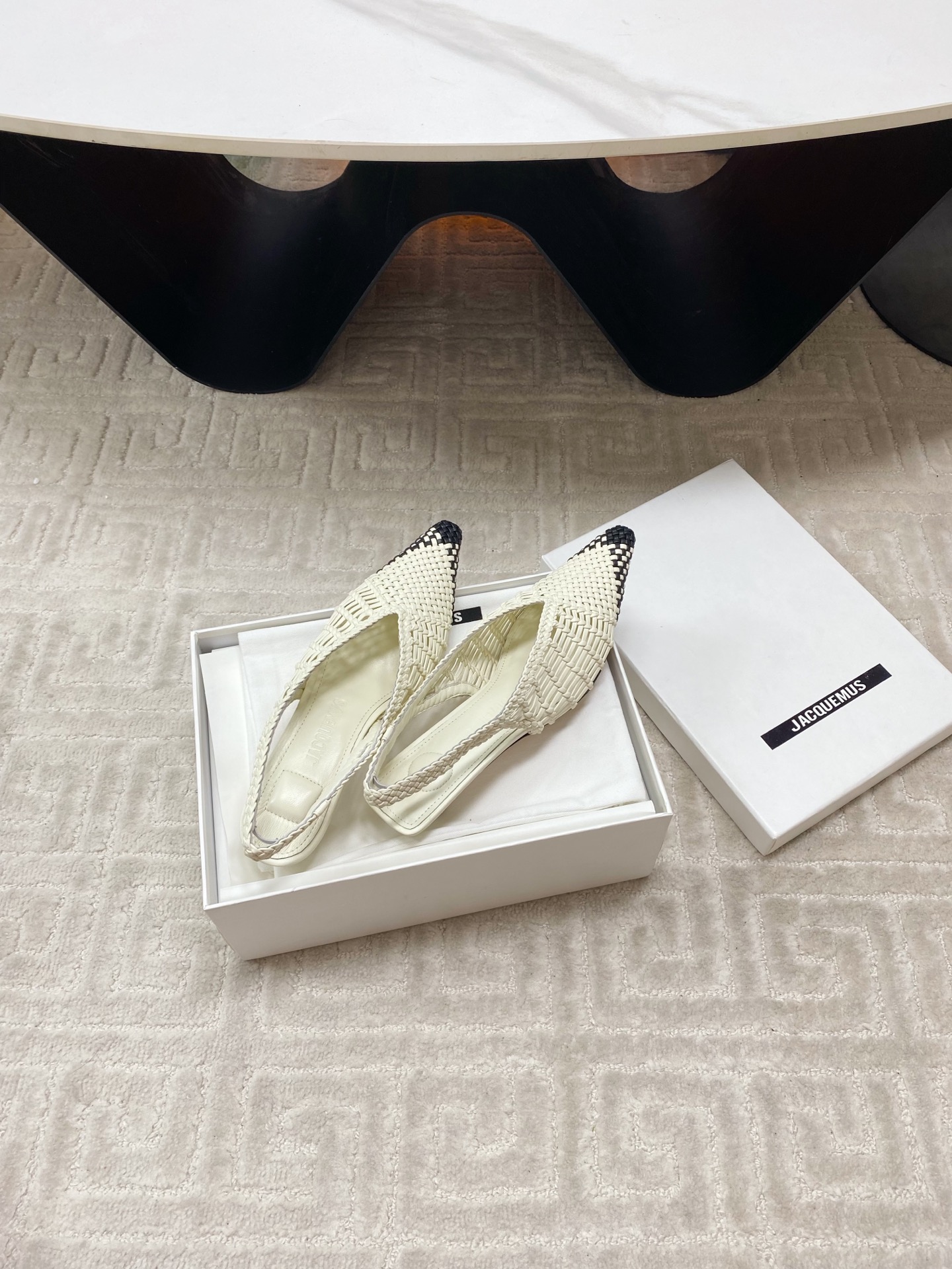 Jacquemus Spring Sandals: Sheepskin Design and Curry, Code 35-39# - 图片 4